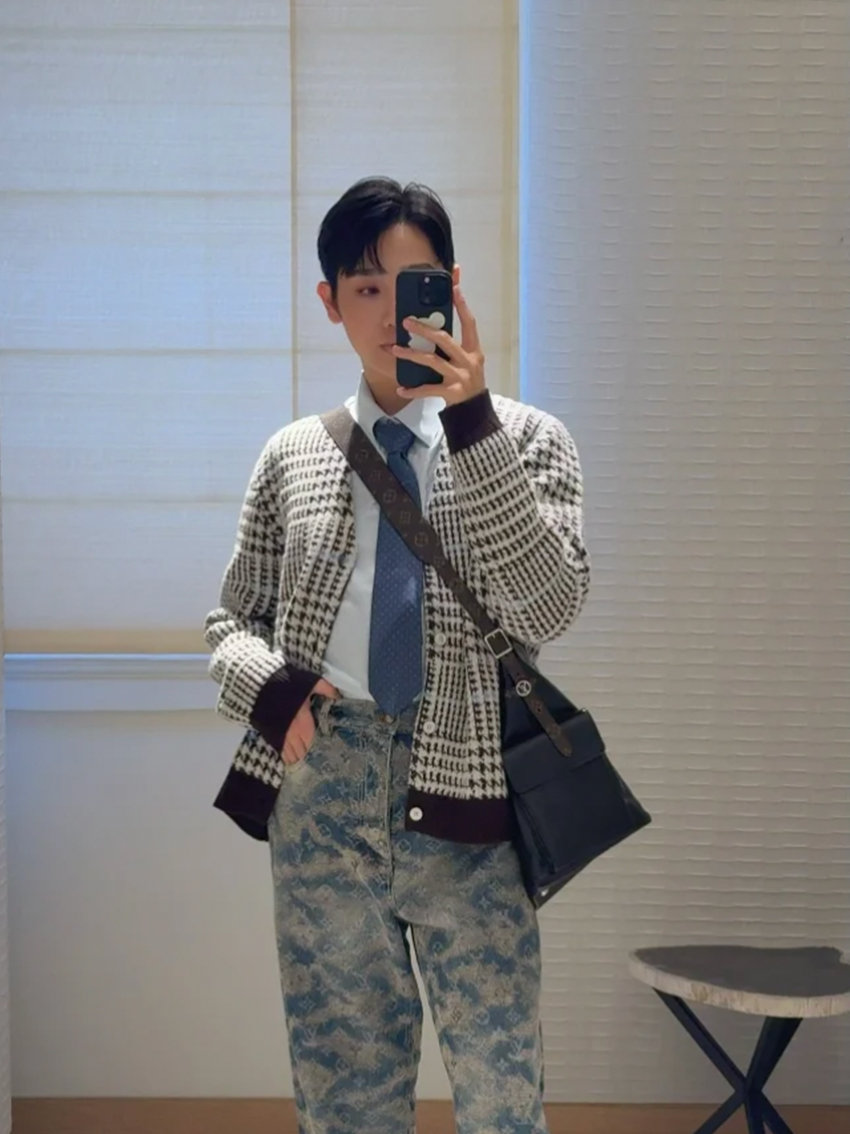 Louis v-neck knit cardigan