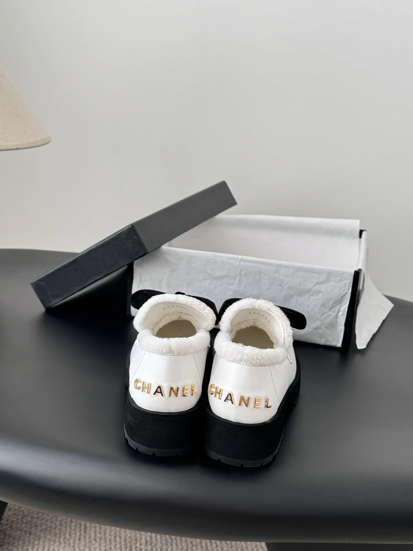Chan 25fw lined flats