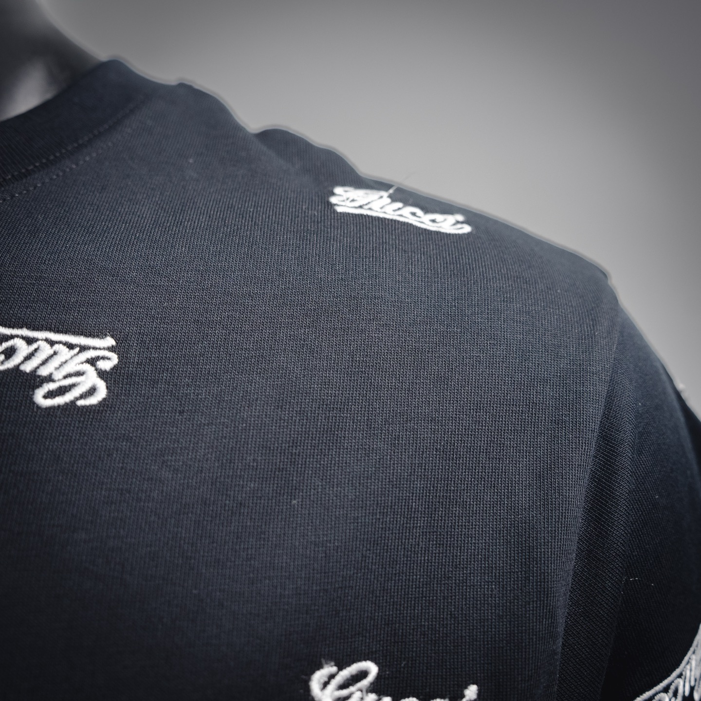 Guc logo embroidered t-shirt