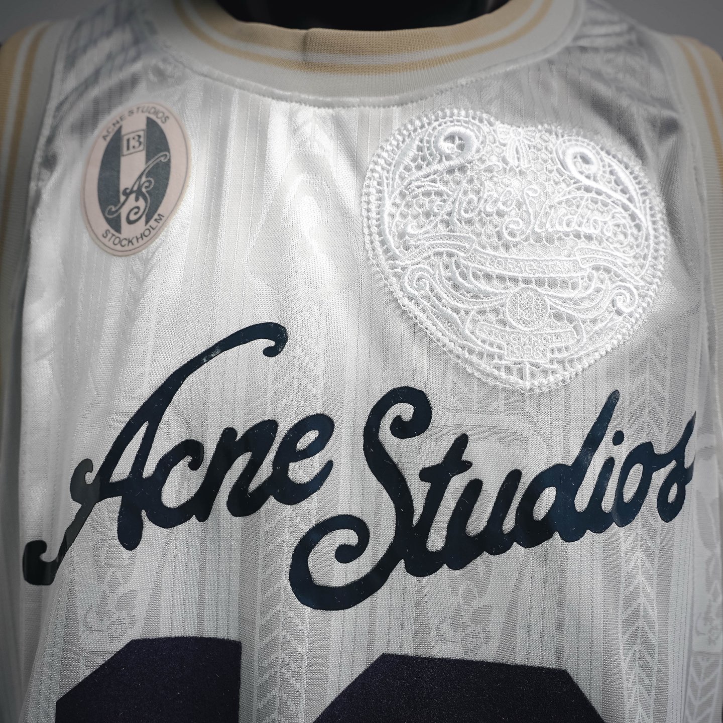 Acen printed vest