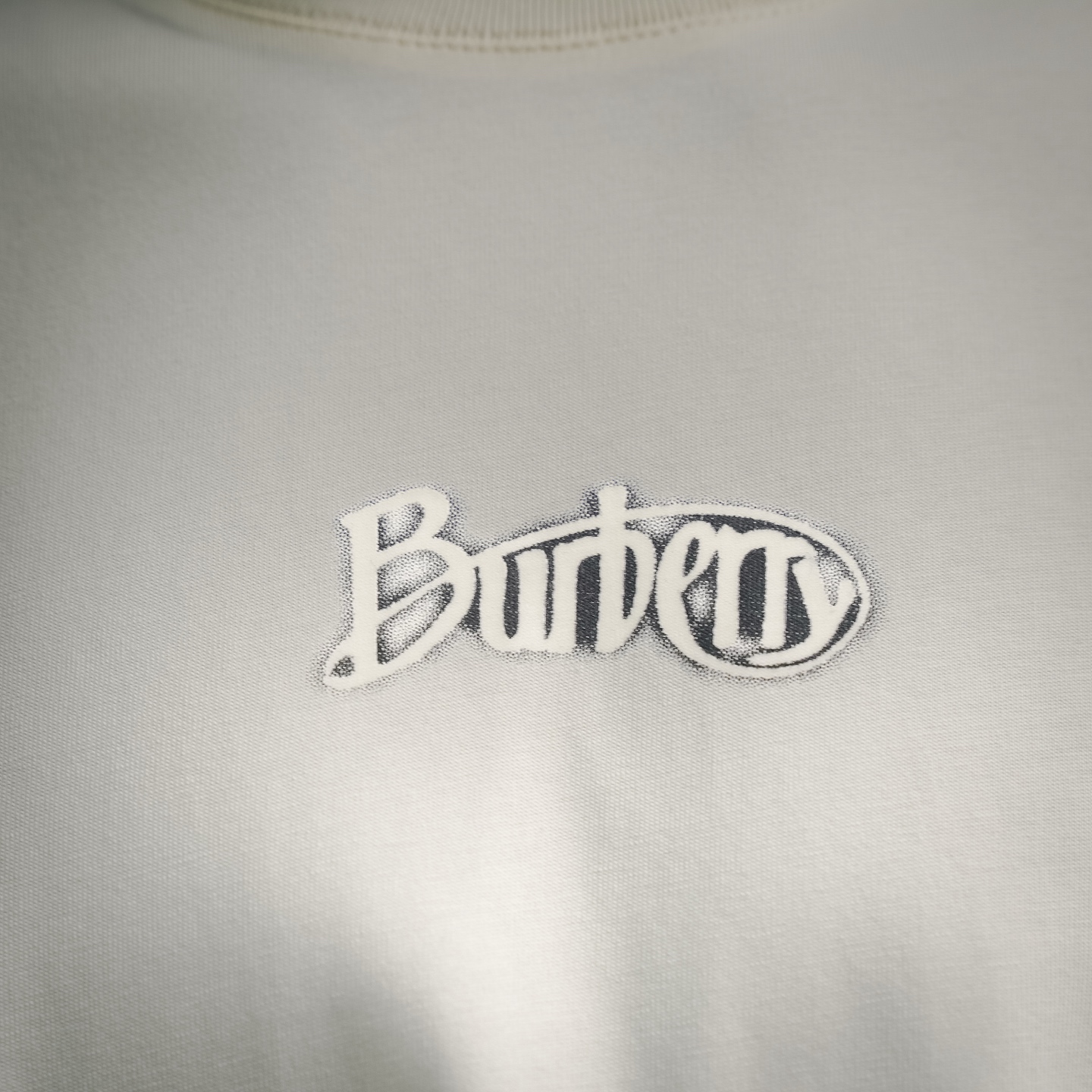 Bur flocked pattern t-shirt