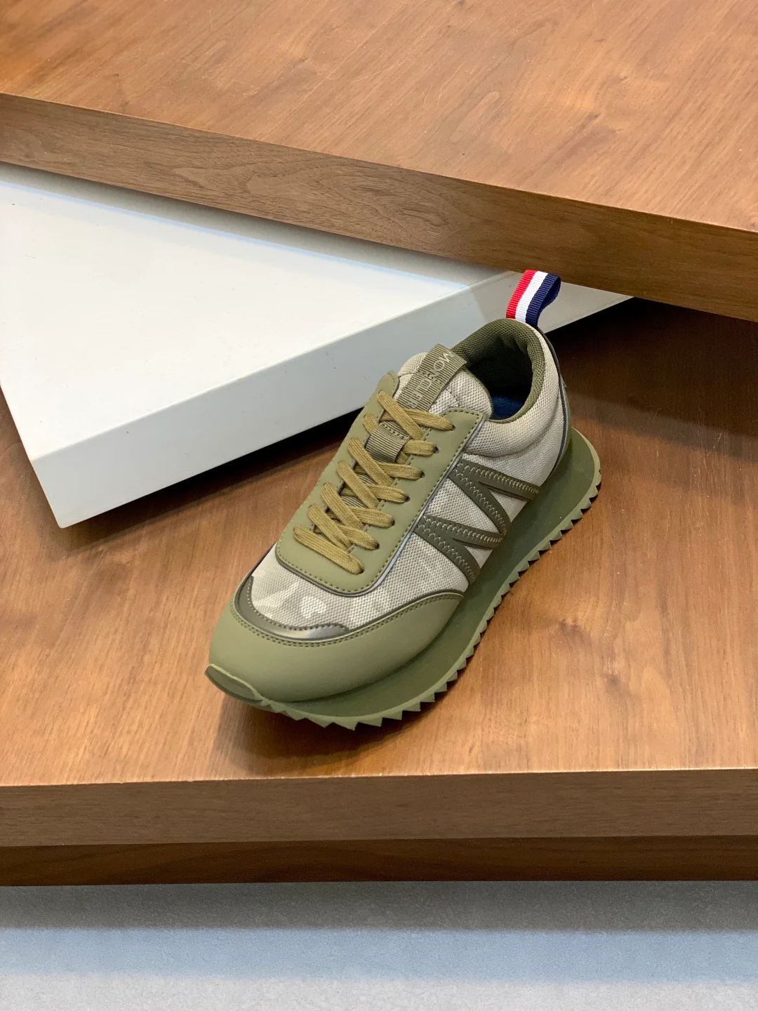 Mon retro sneakers
