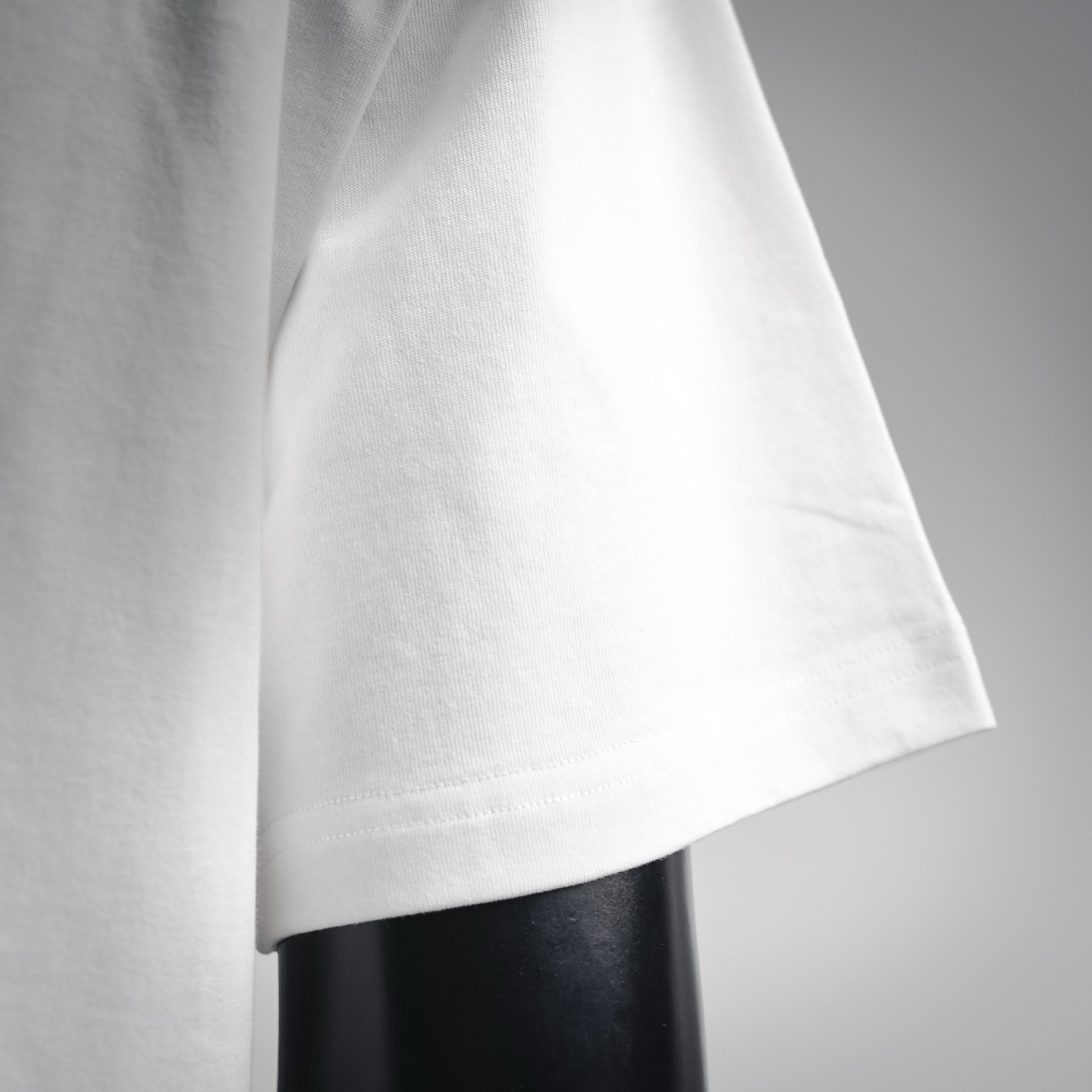 Loe zip pocket t-shirt