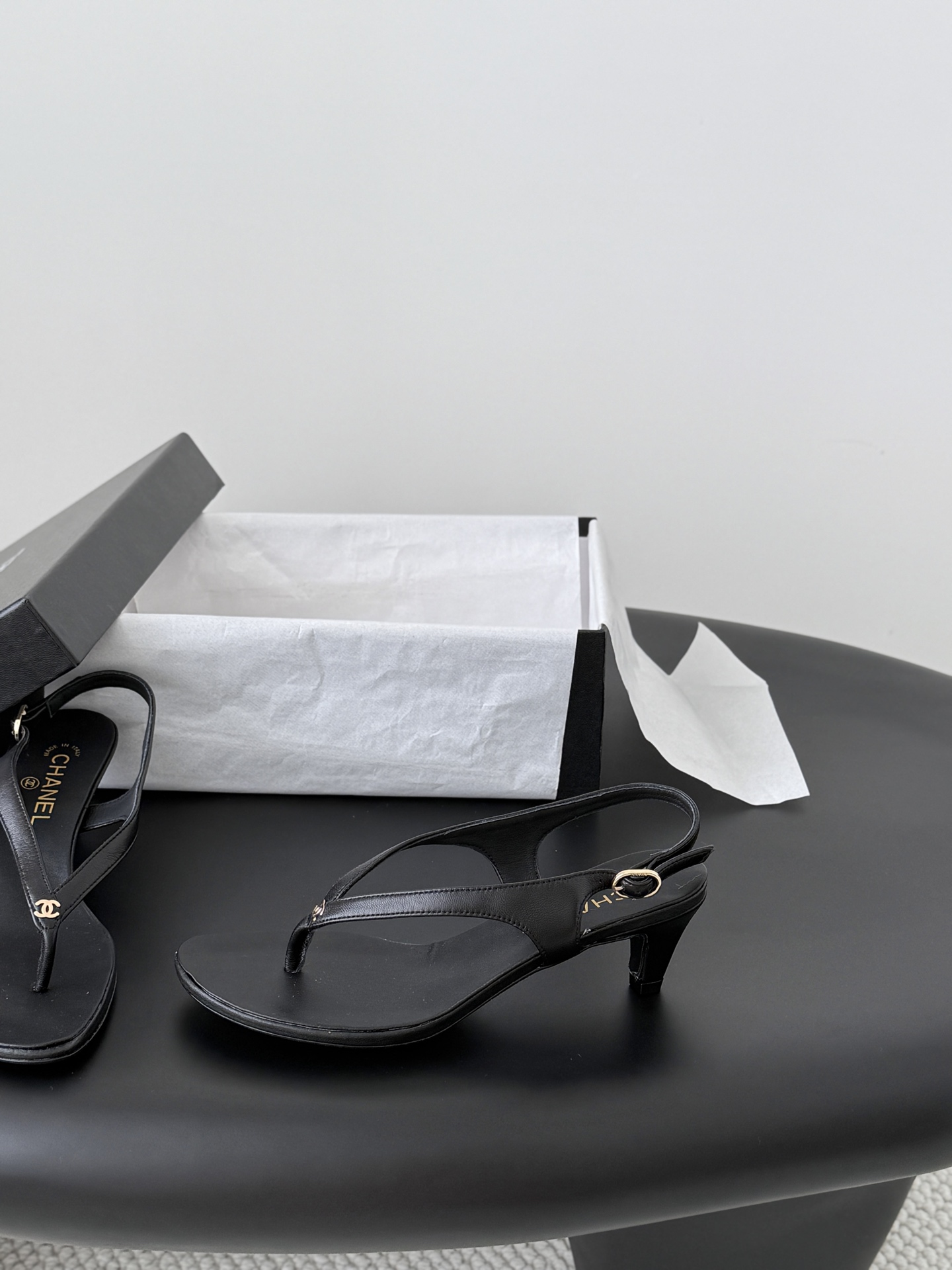 Chan 26C flip-flops sandals