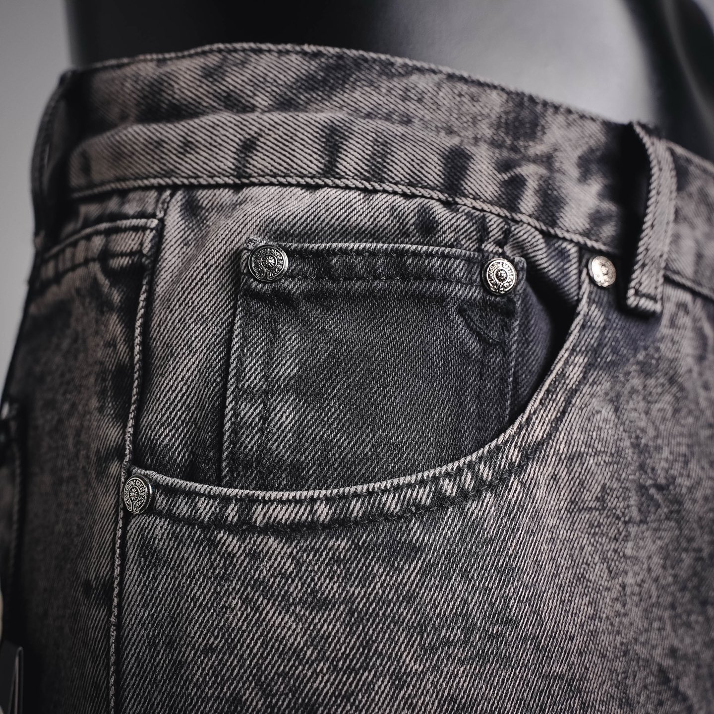 Chrome applique washed jeans