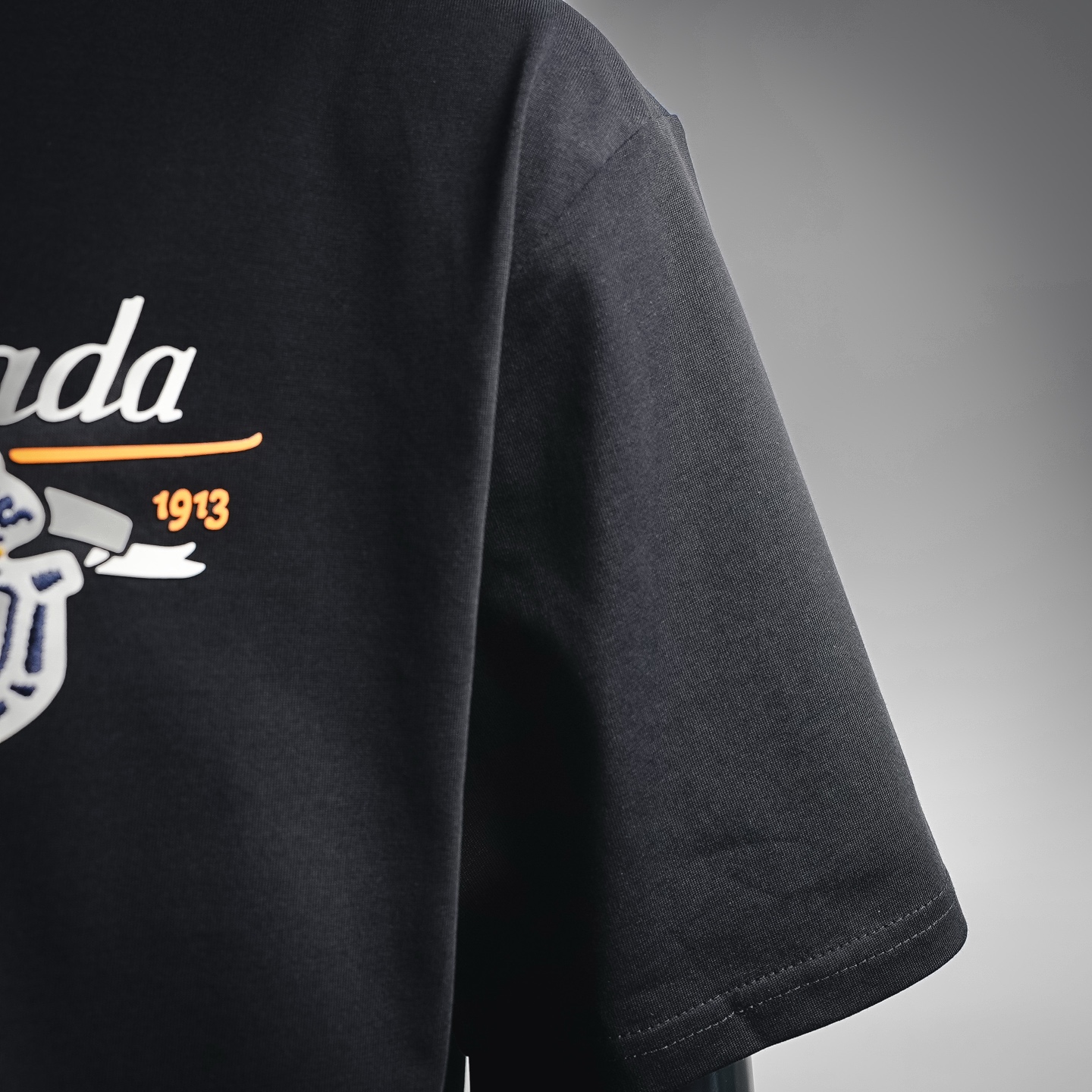 Pra letter embroidered t-shirts
