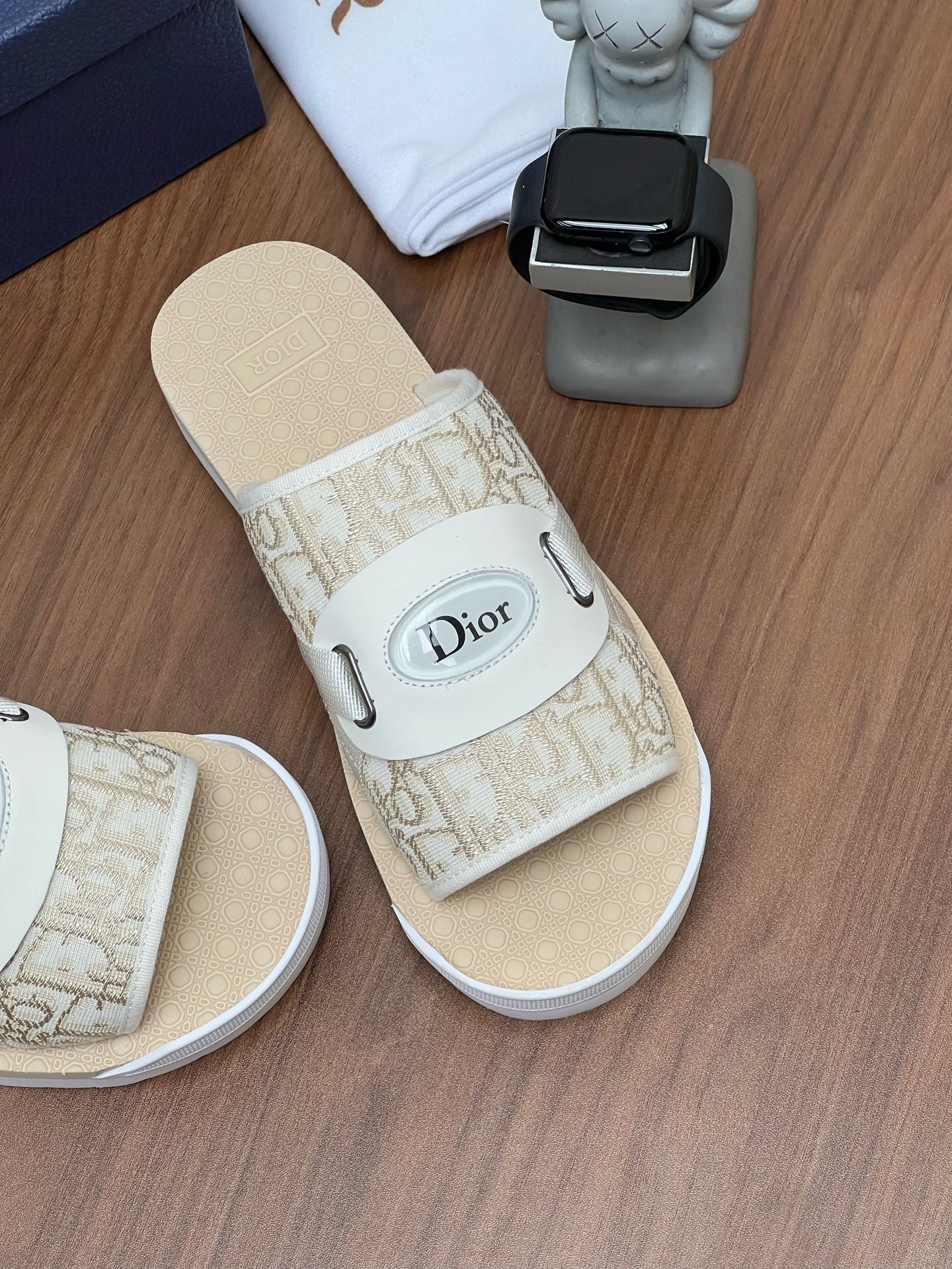 CD printed slippers