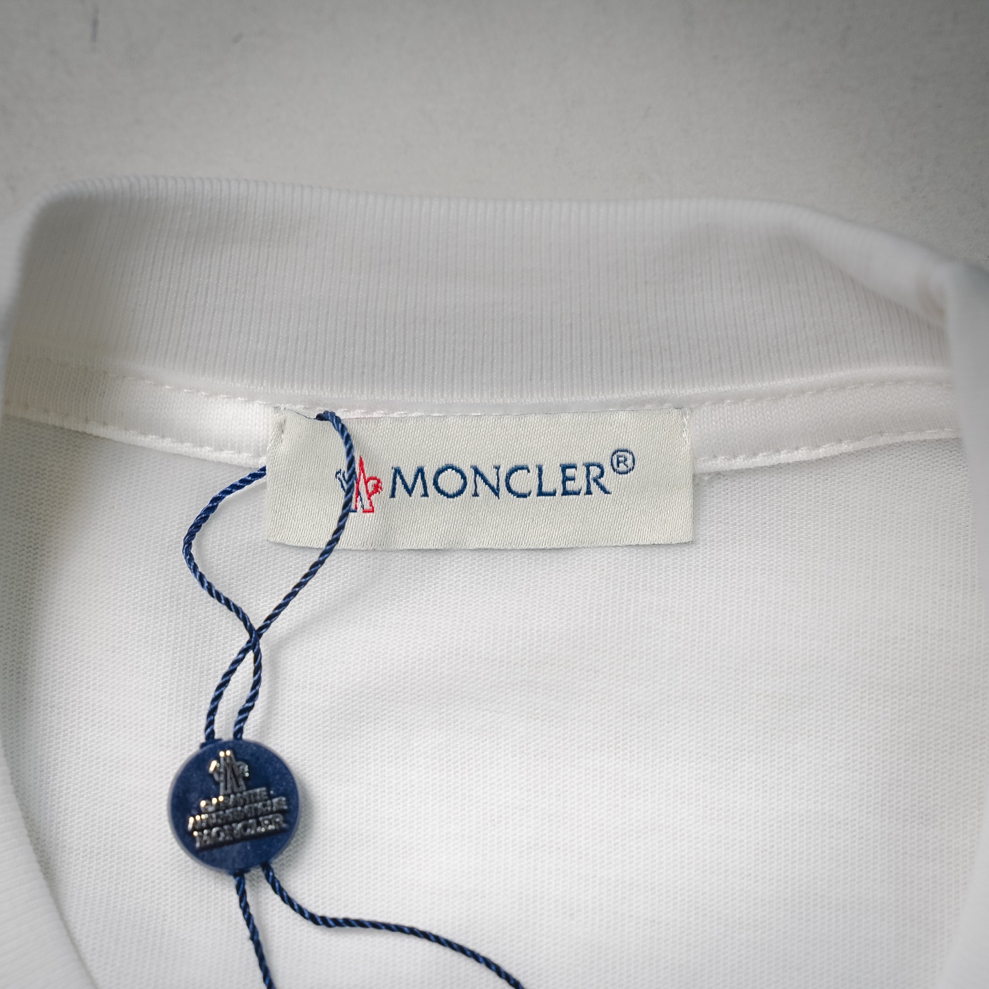 Mon logo badge t-shirt
