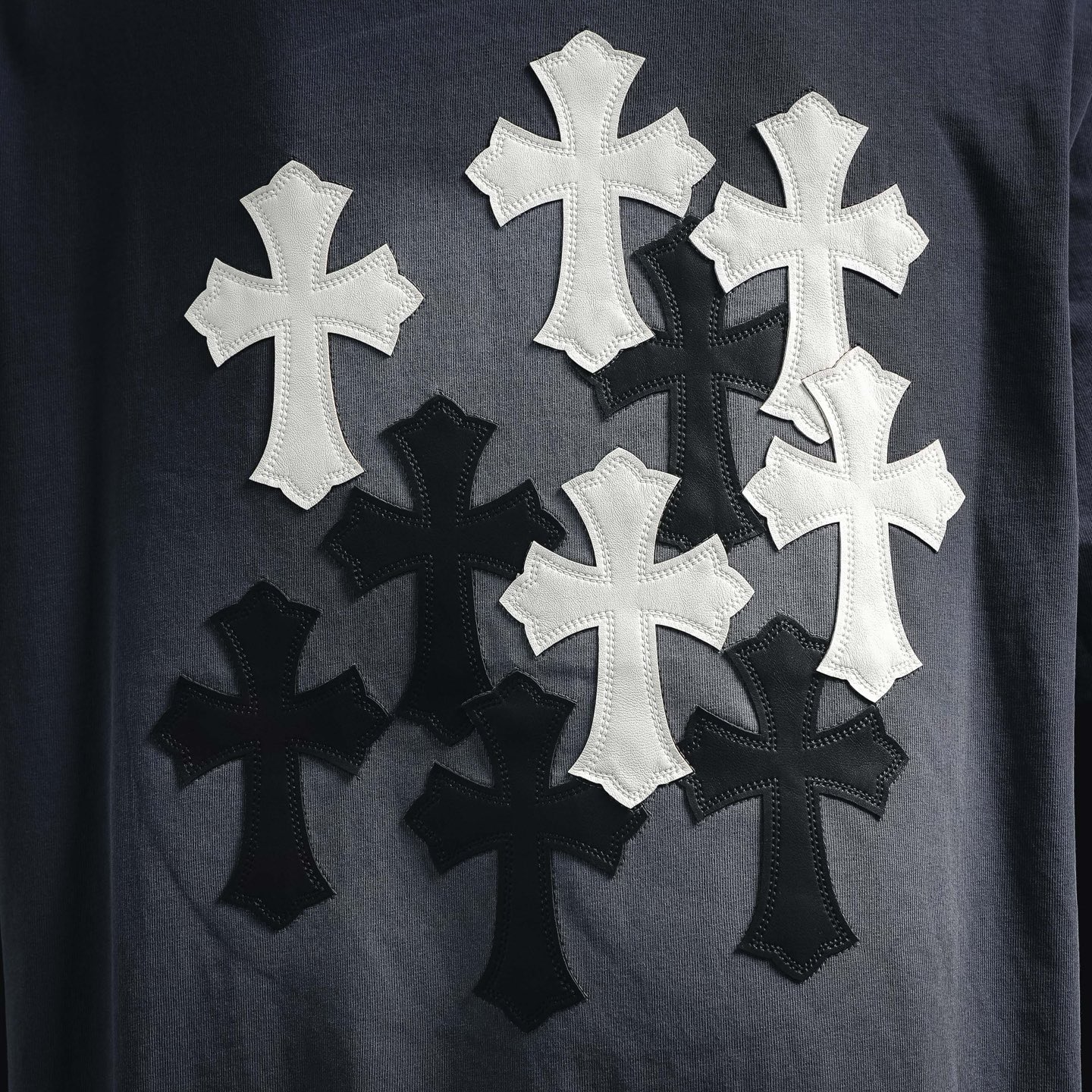 Chrome applique cross t-shirt