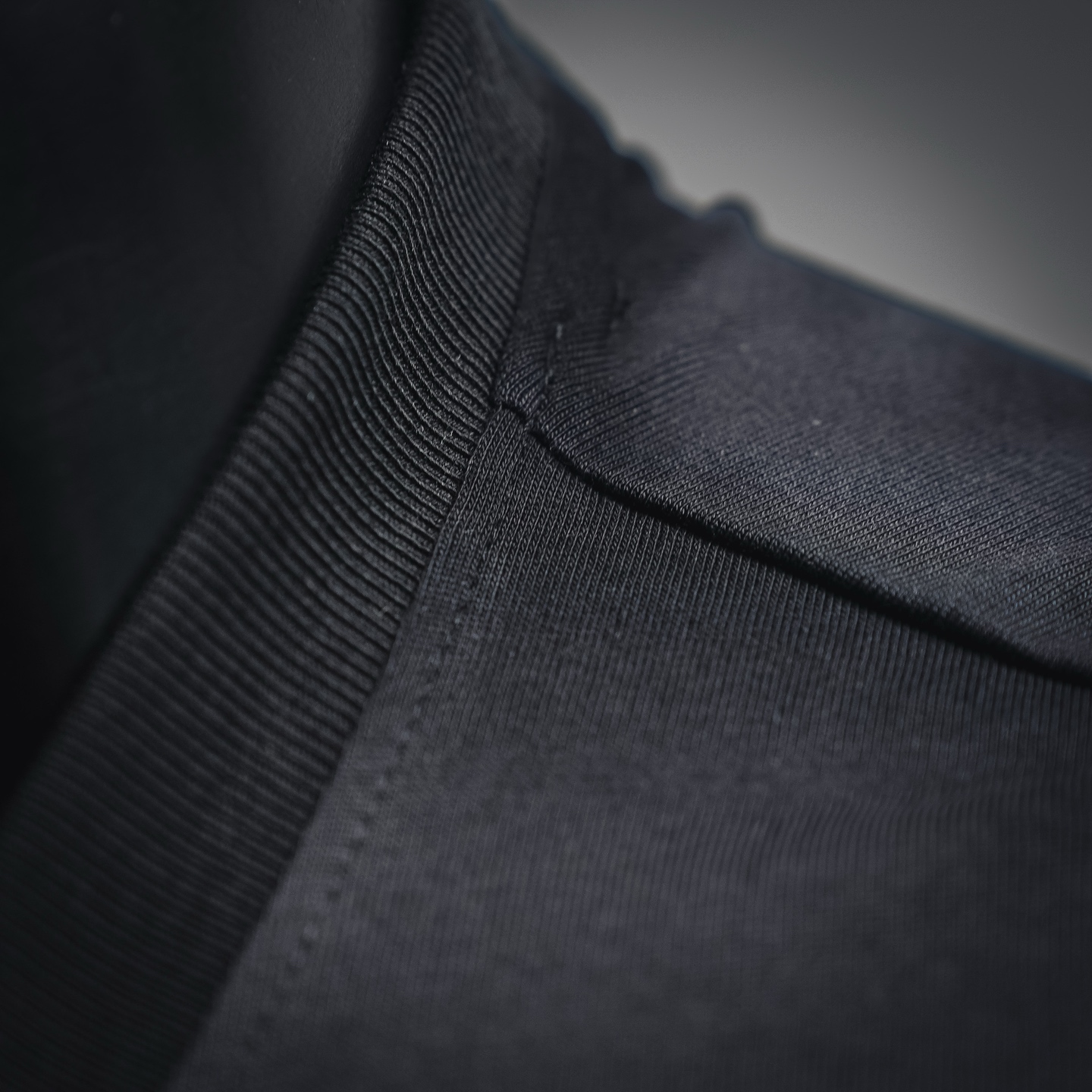 Pra letter embroidered t-shirts