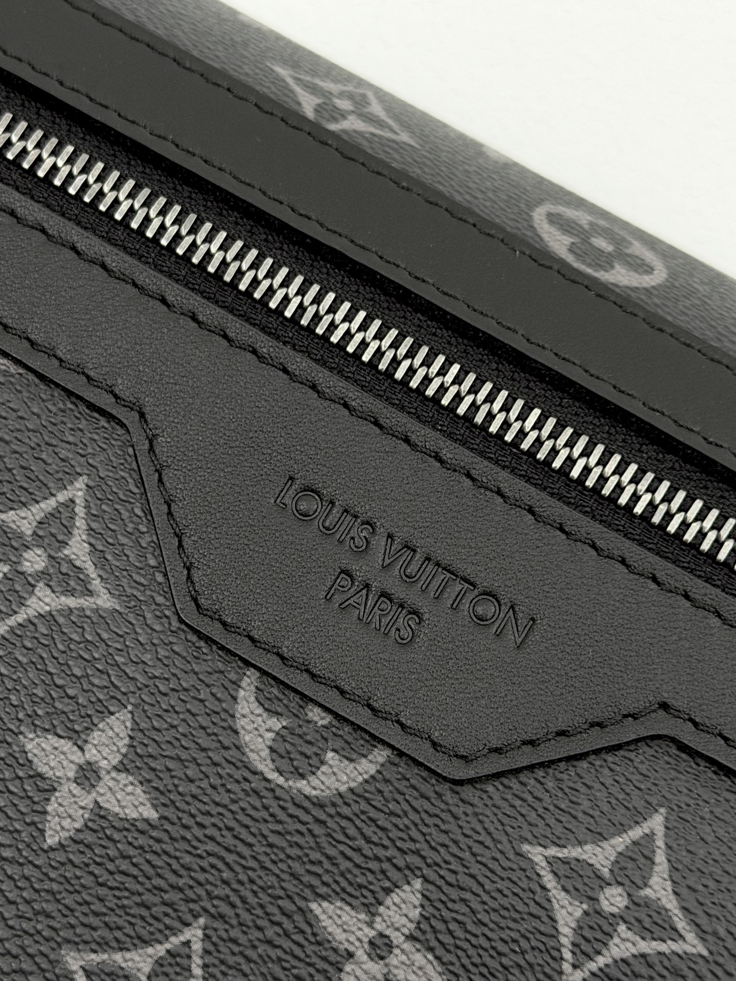Louis messenger bag
