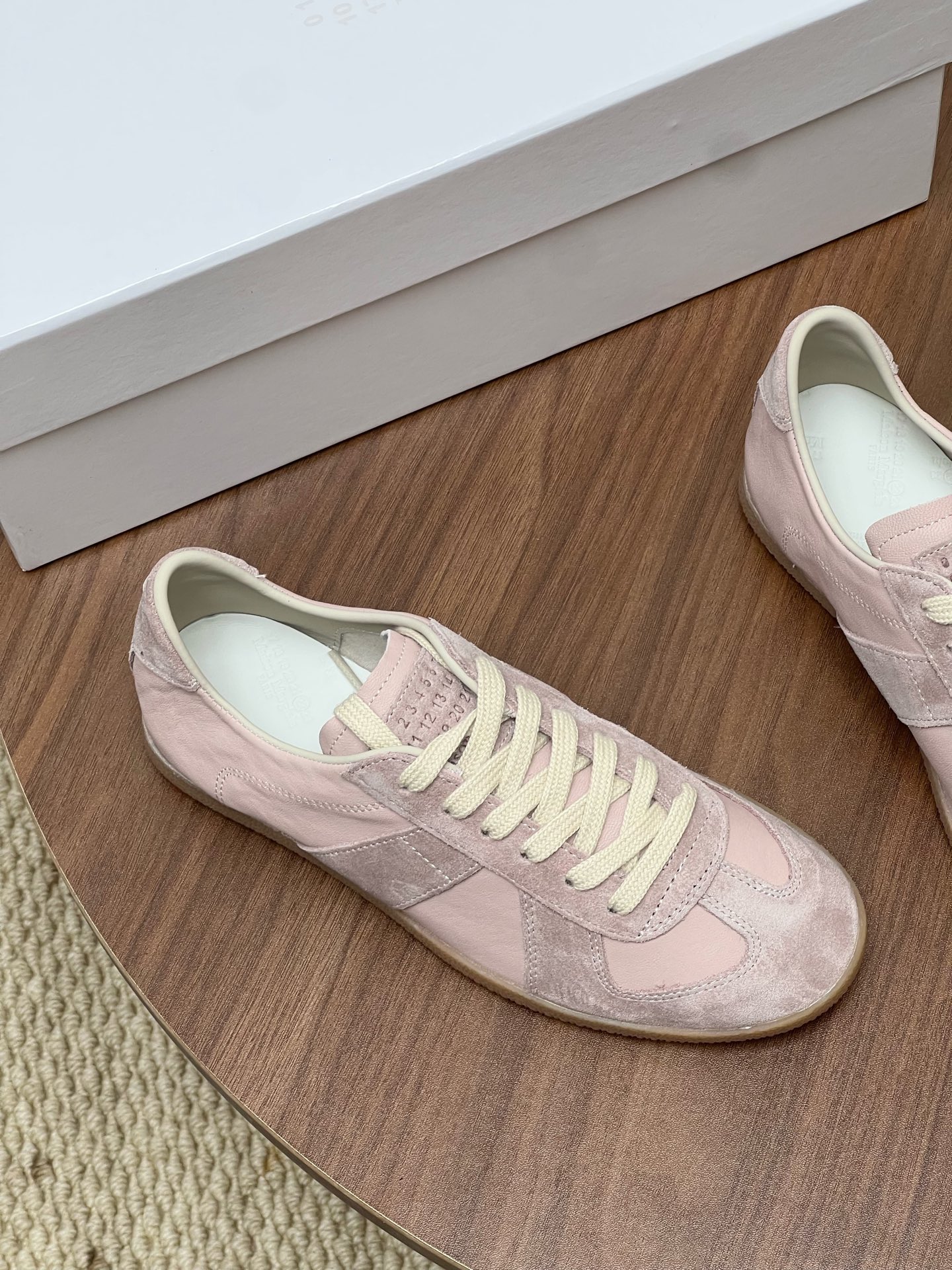 Maison low-top shoes