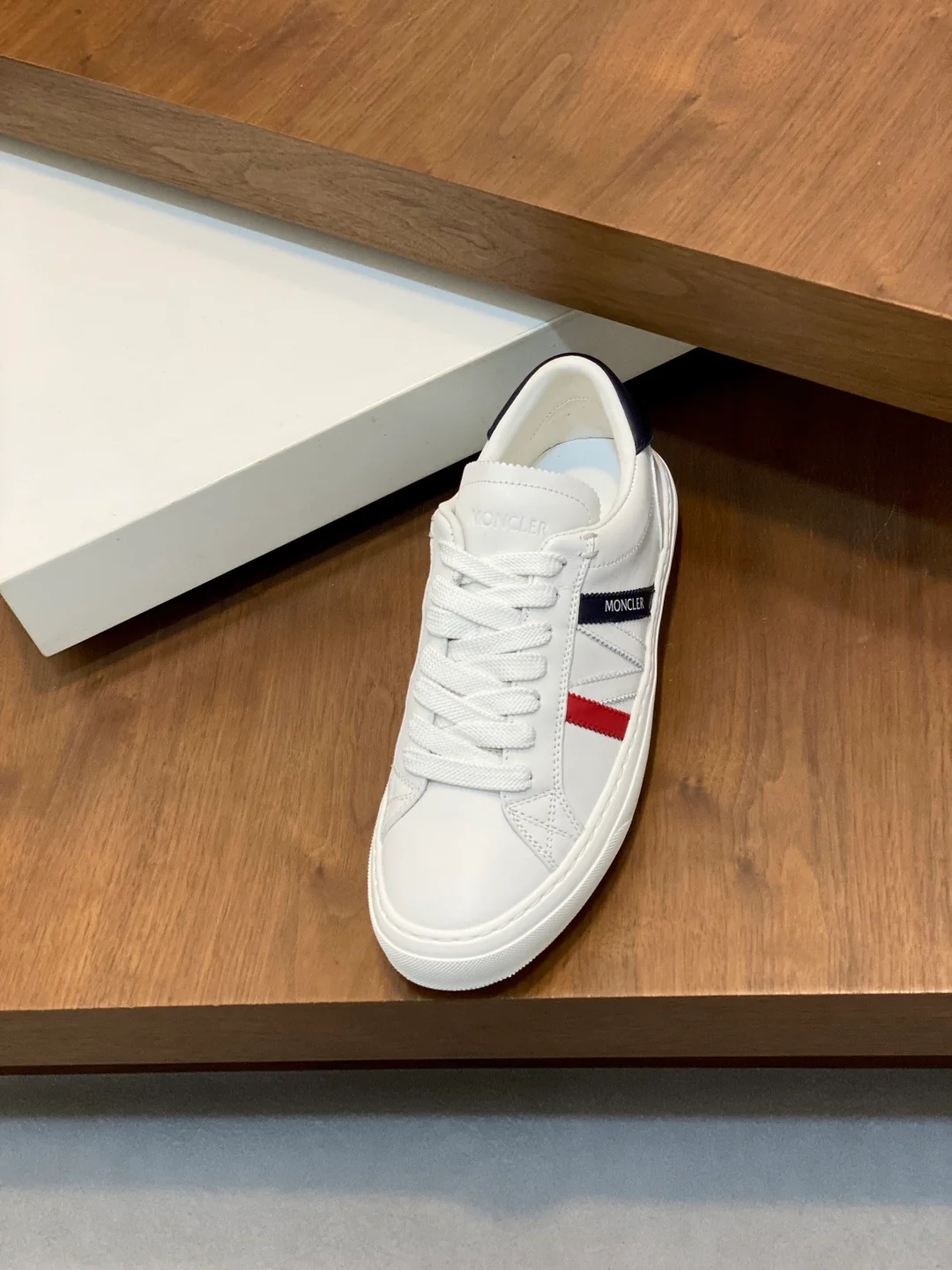 Mon low-top retro sneakers