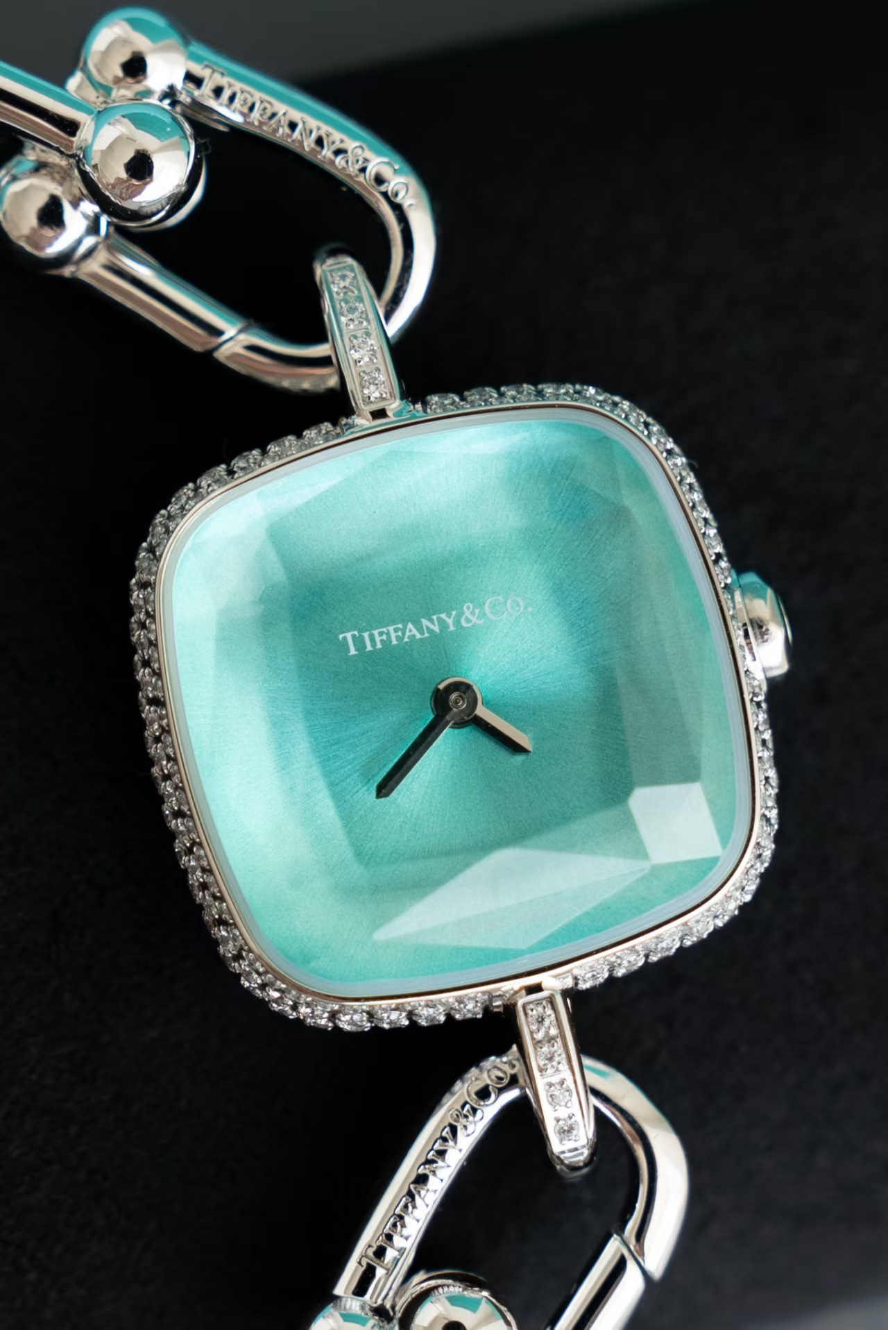Tiffa watch