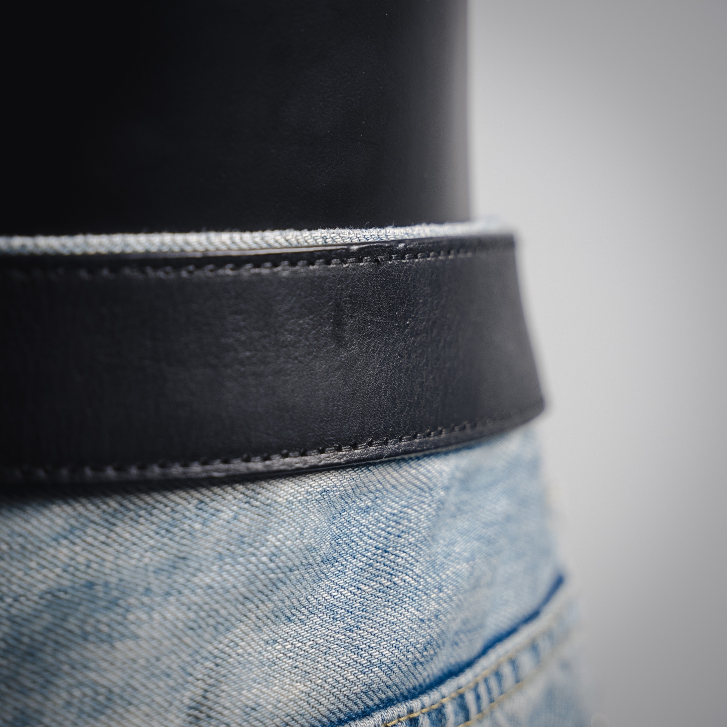 Balen washed ripped jeans