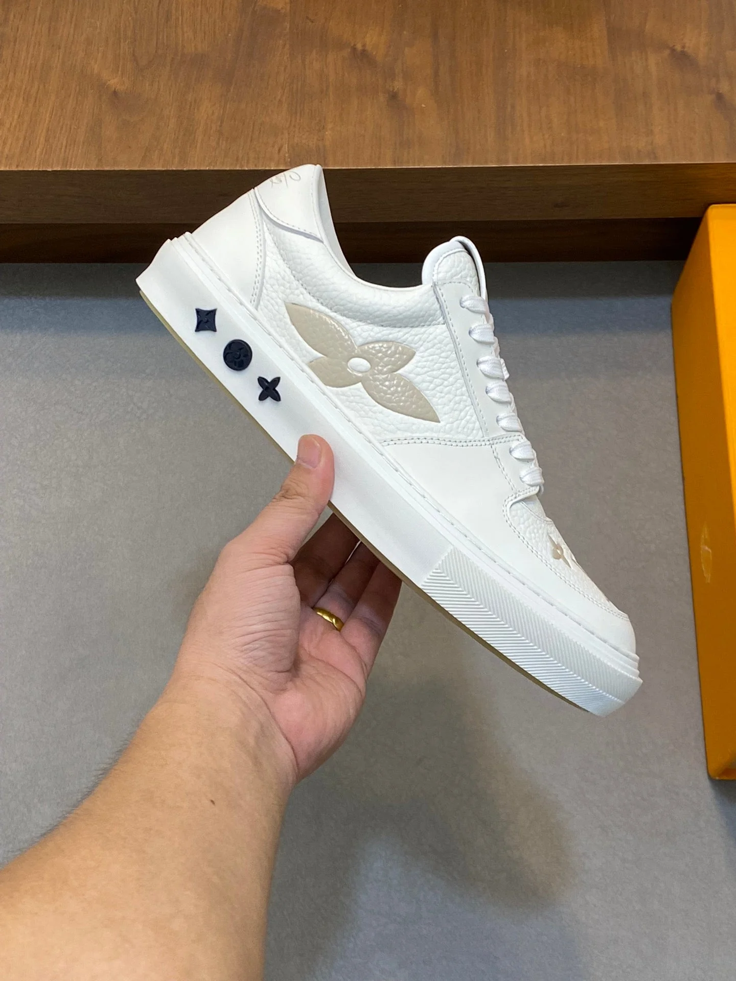 Louis leather sneakers
