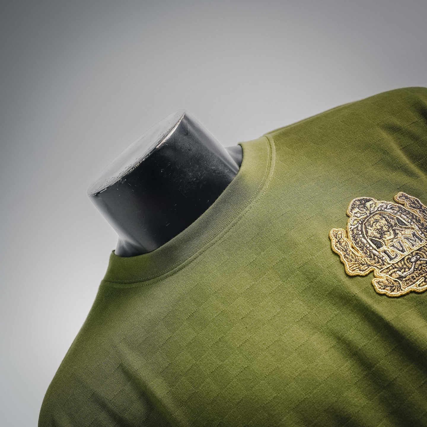 Louis embroidered badge t-shirt