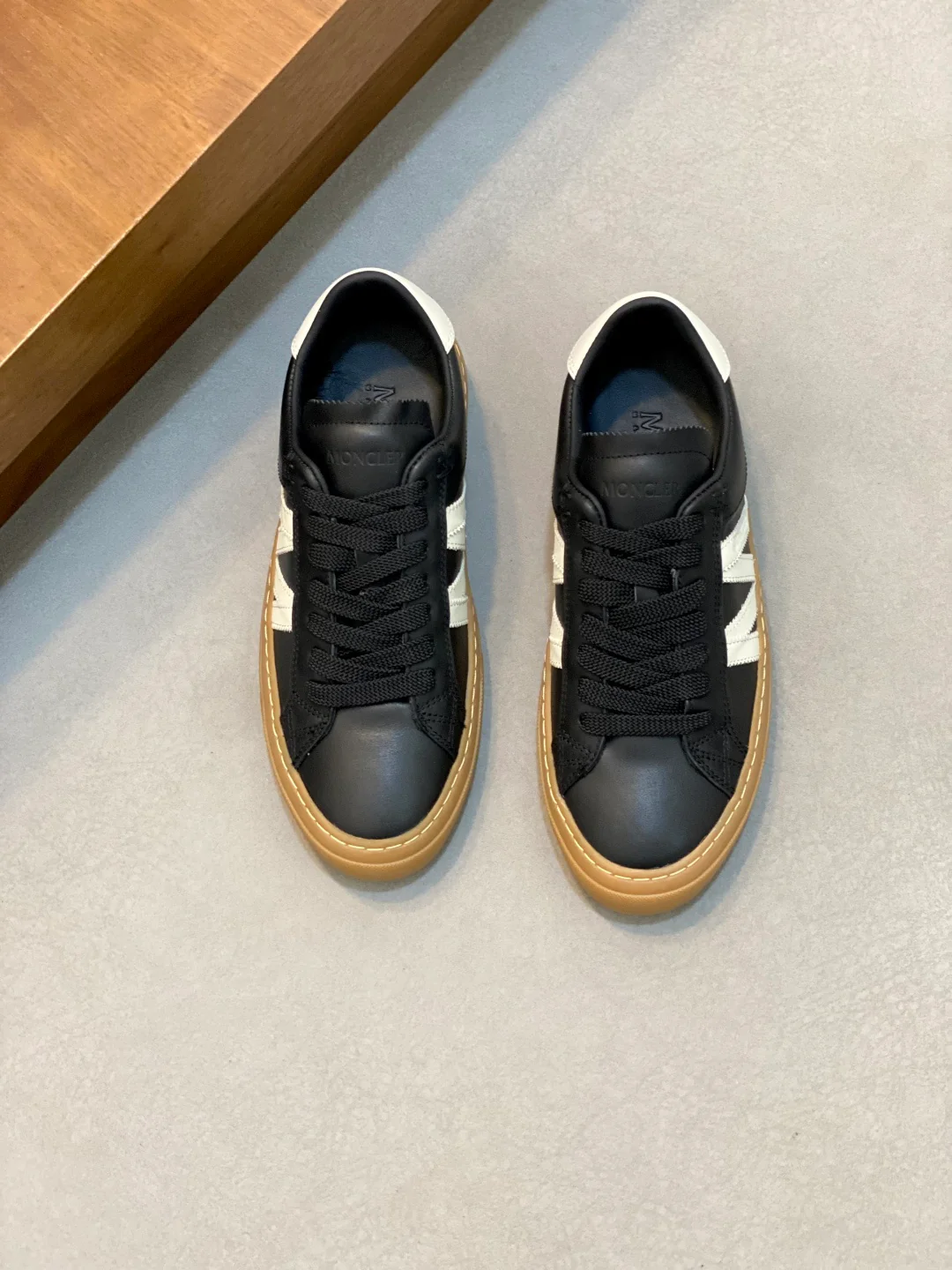Mon low-top retro sneakers