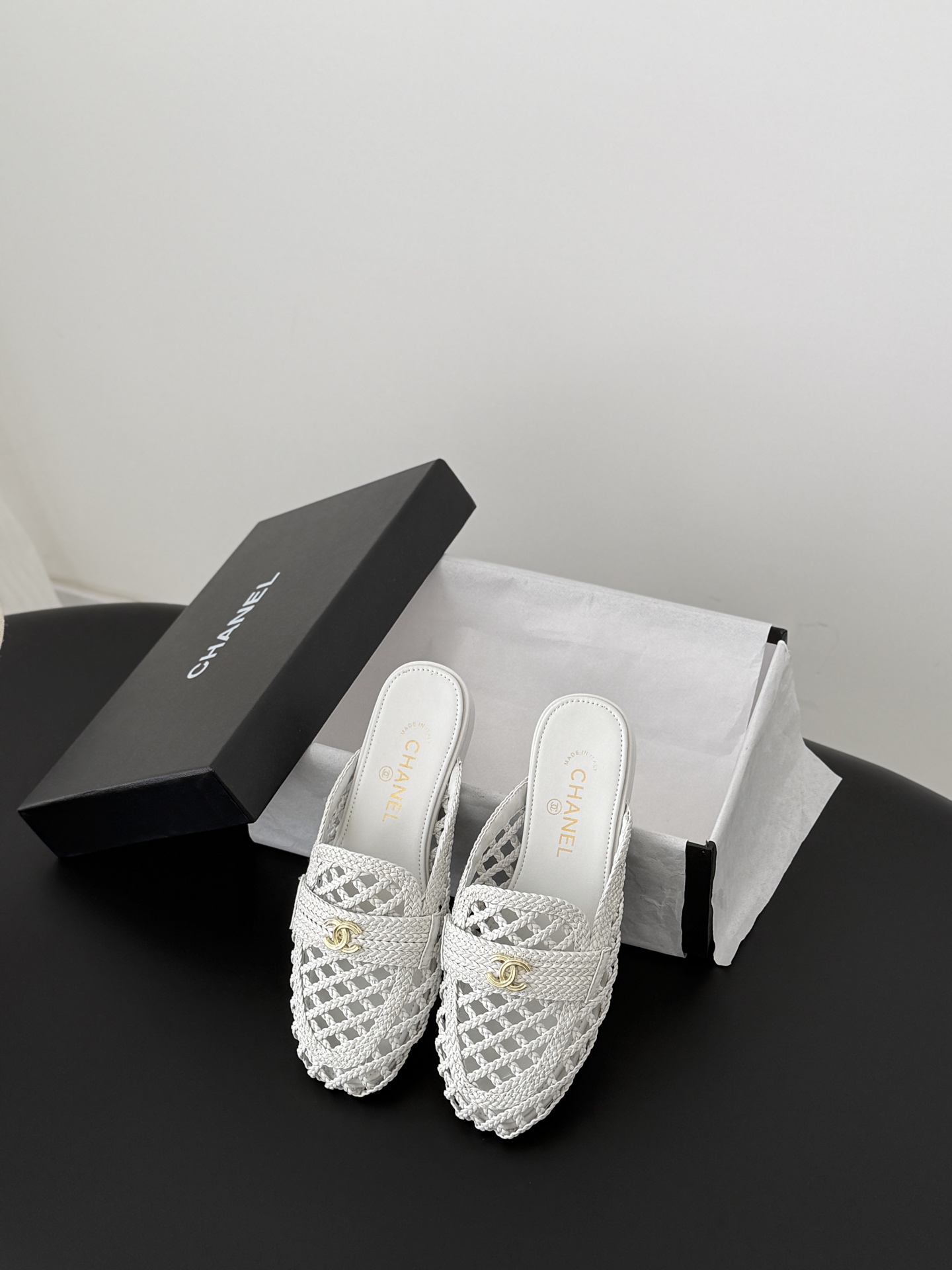 Chan 26ss woven slippers