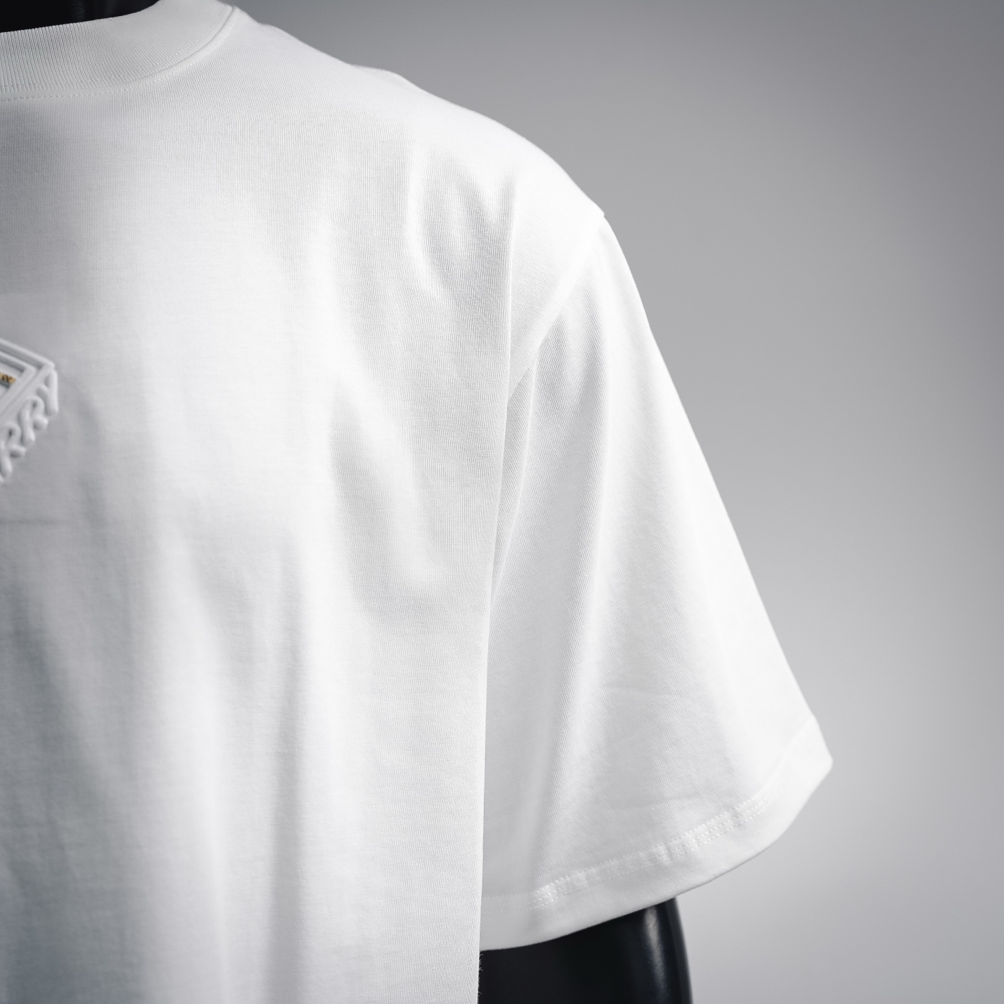 Bur embossed t-shirt