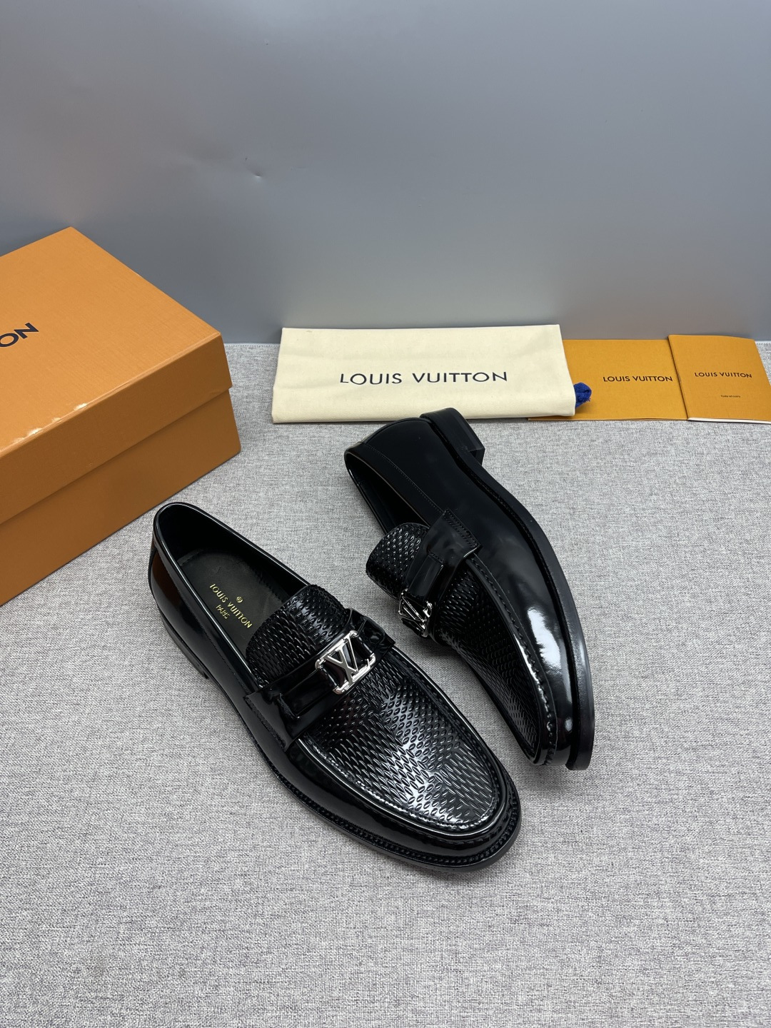 Louis letther shoes