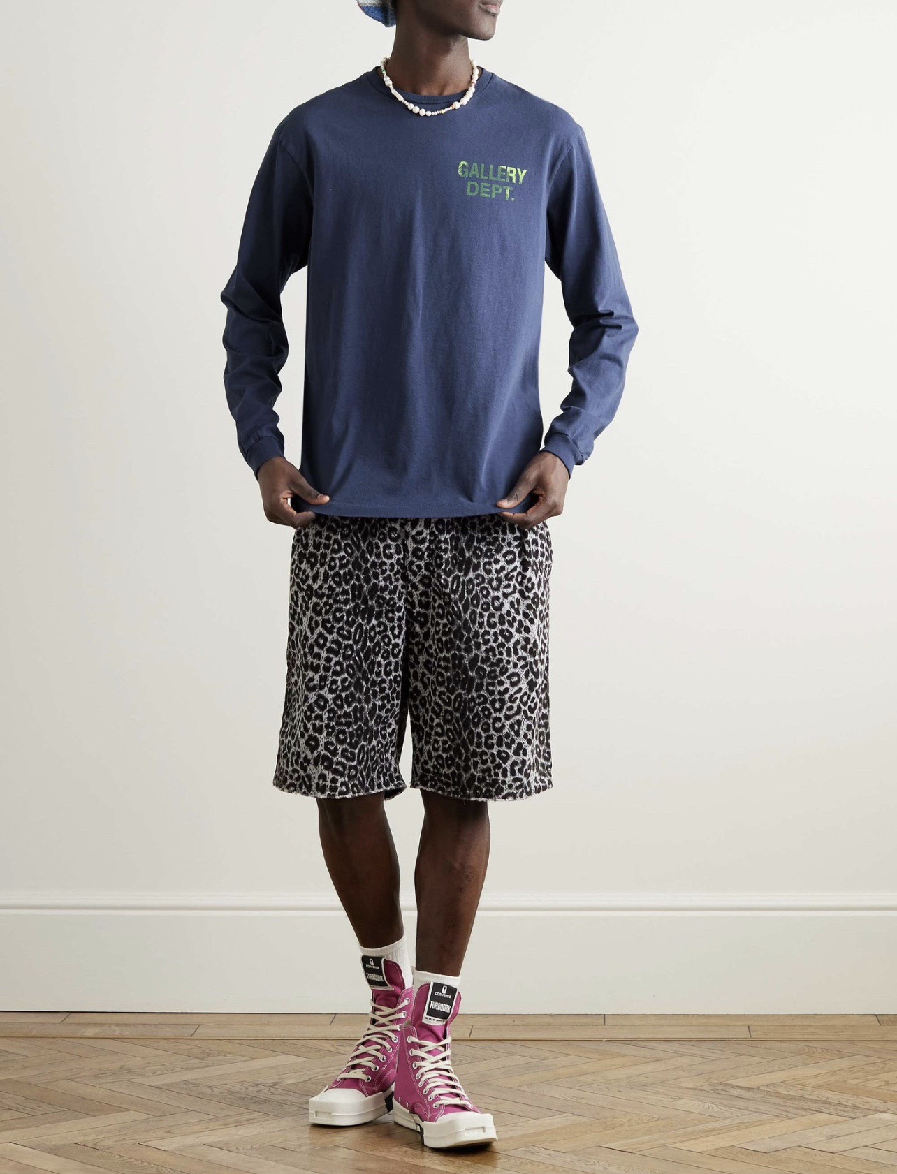 Gallery ptinted sweatshirt