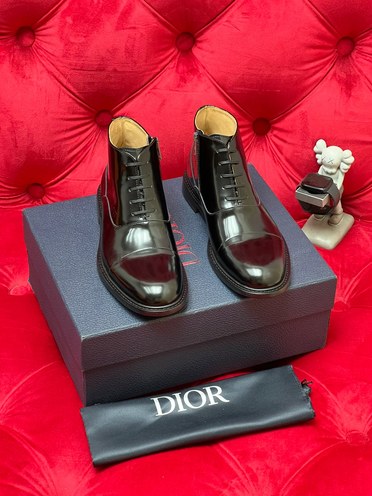CD leather shoes
