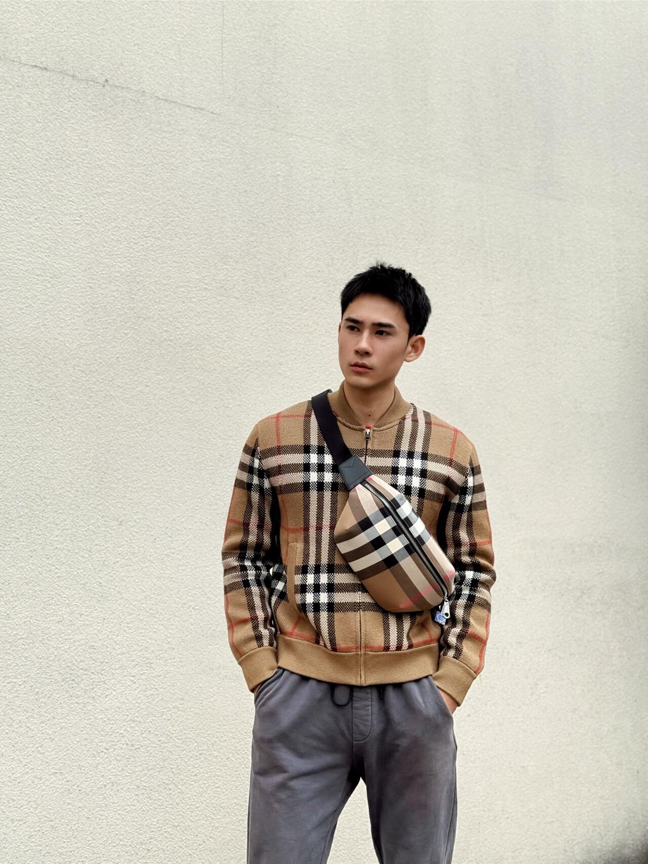 Bur check bomber jacket