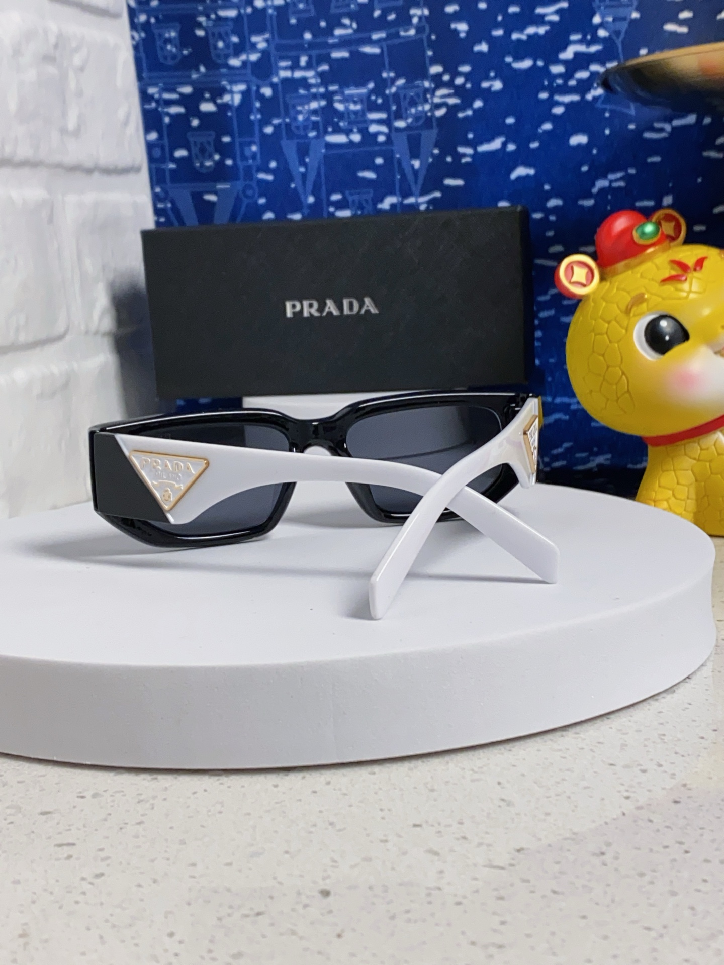 Pra sunglasses