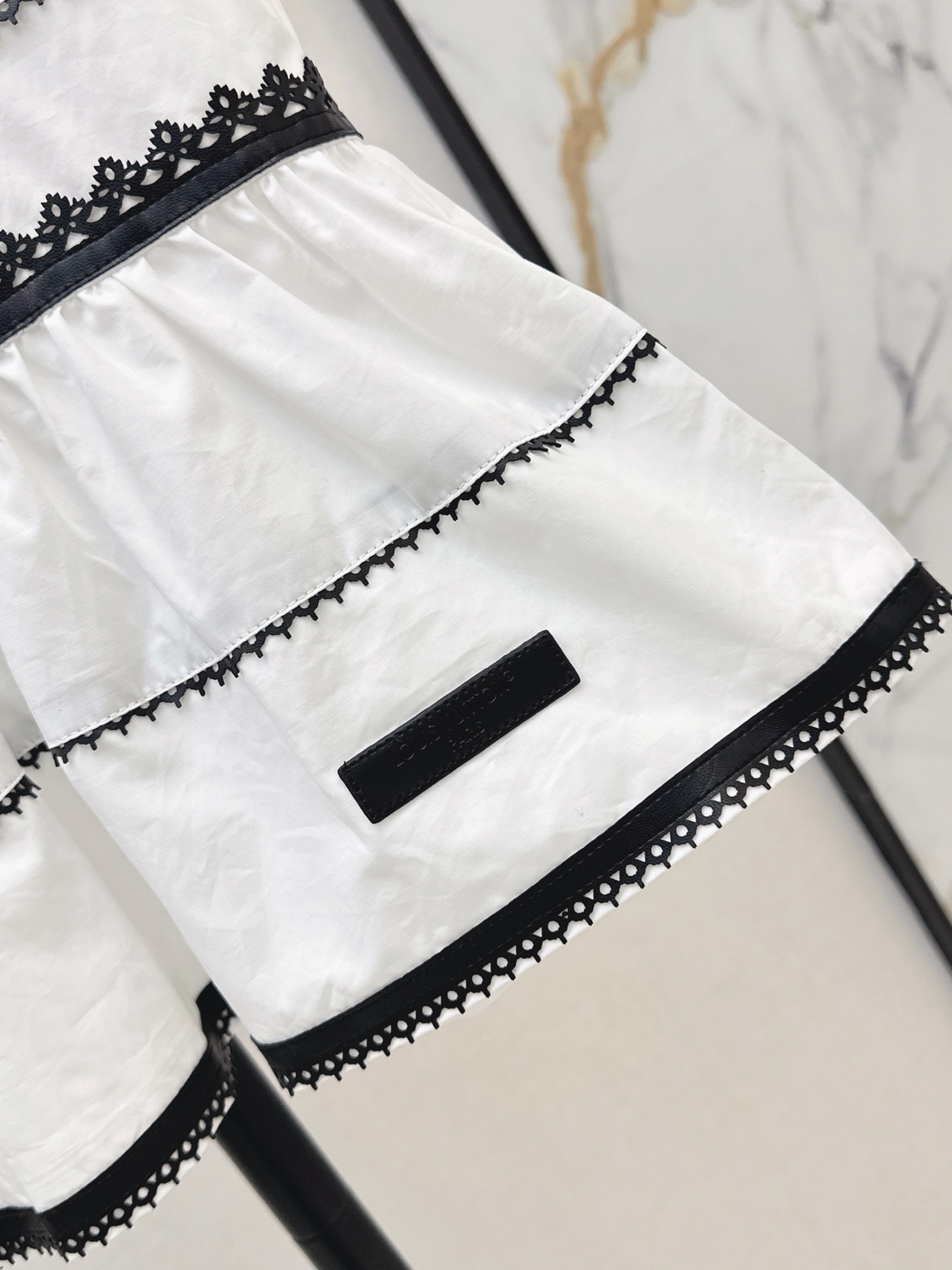 Loui 26ss lace trim vest