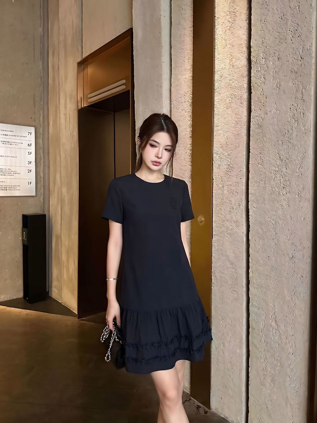 CD 26ss contract dress