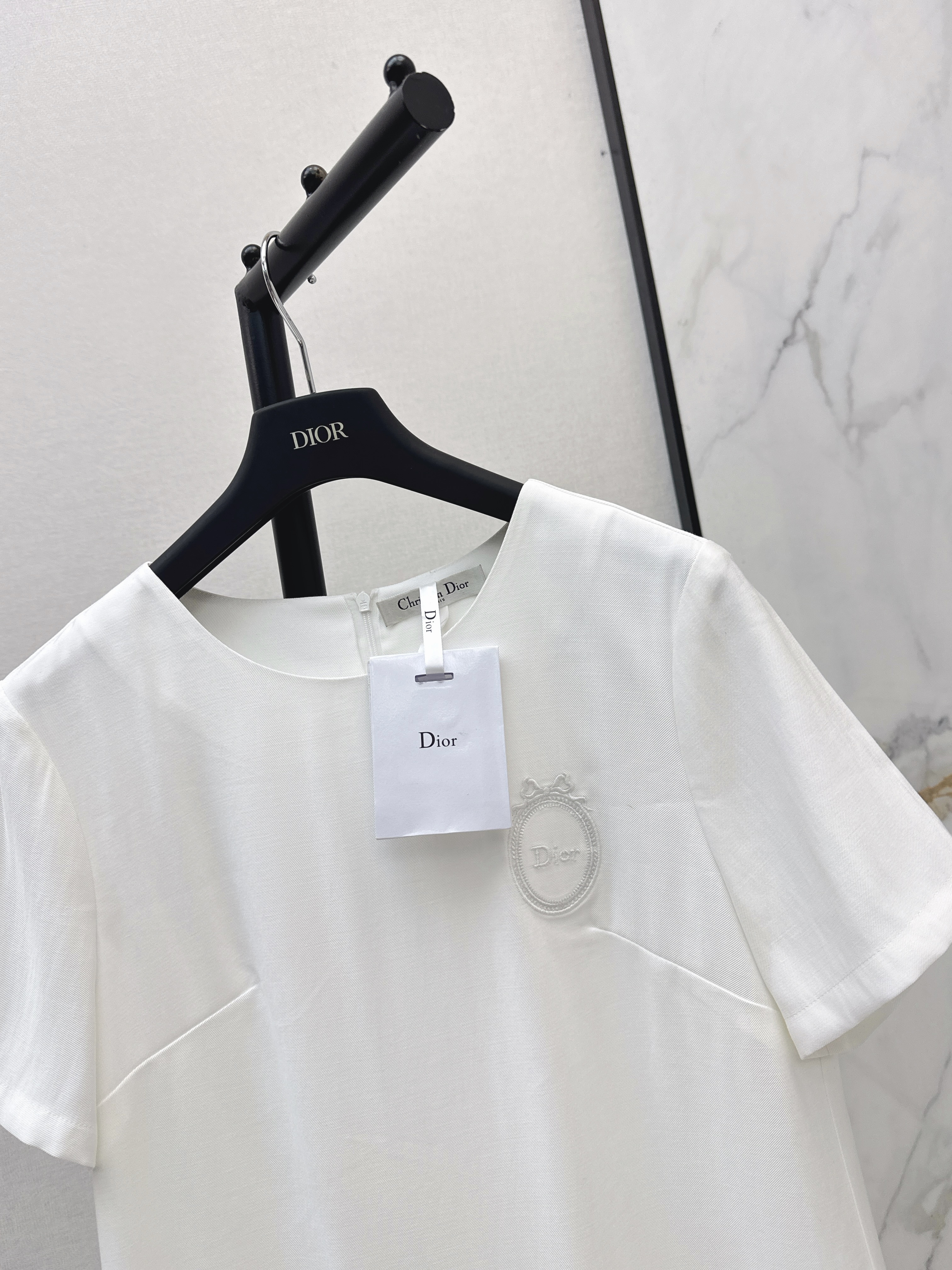 CD 26ss contract dress