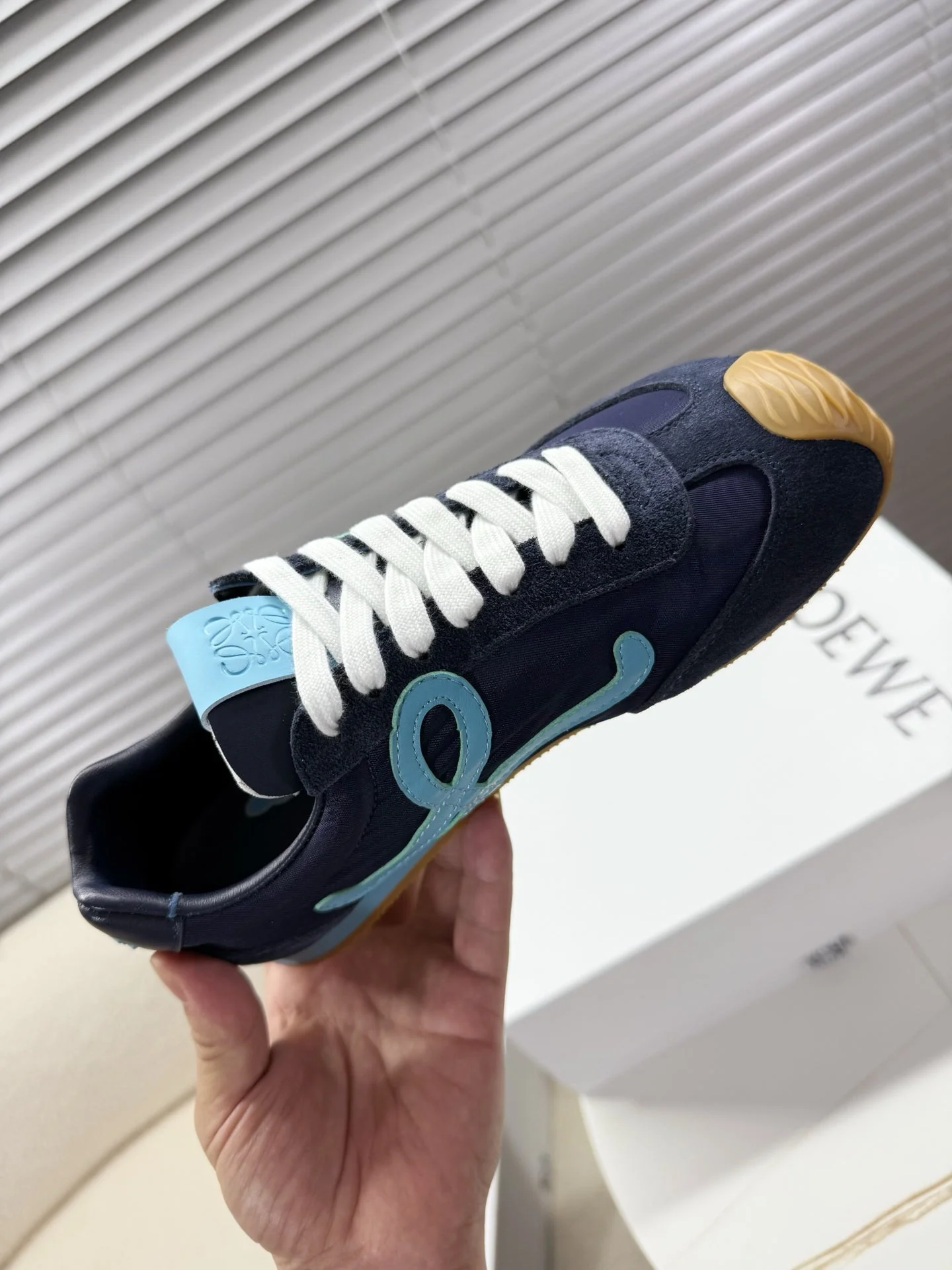 Loe 25fw all-match shoe