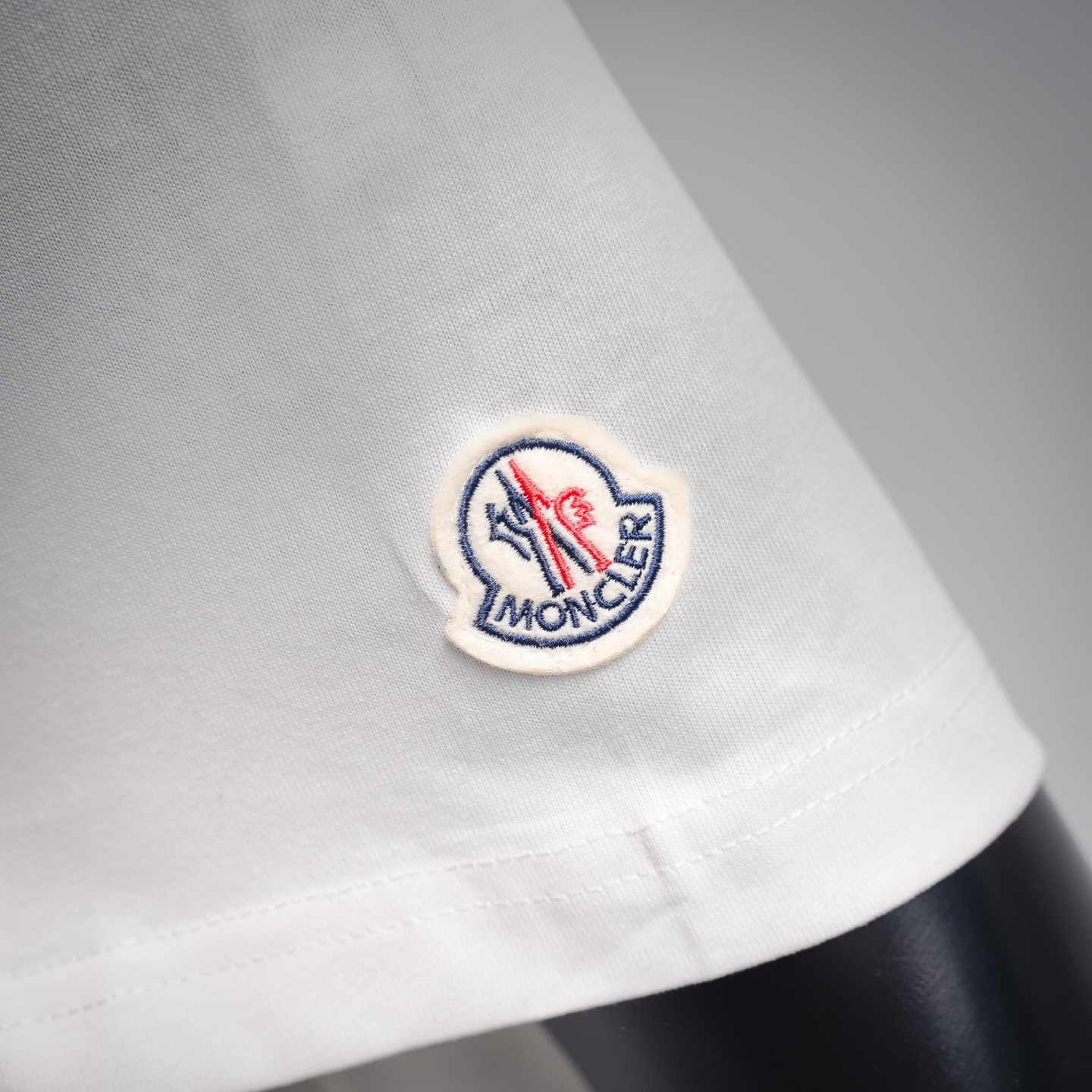 Mon striped embroidered badge t-shirt