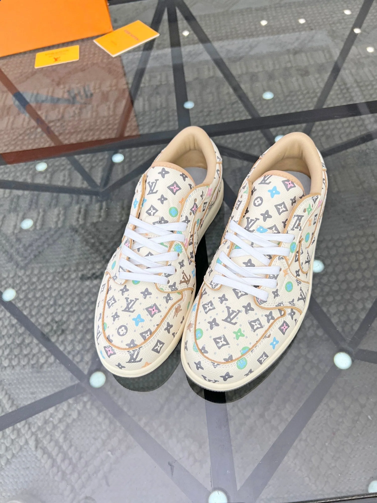 Louis sneakers