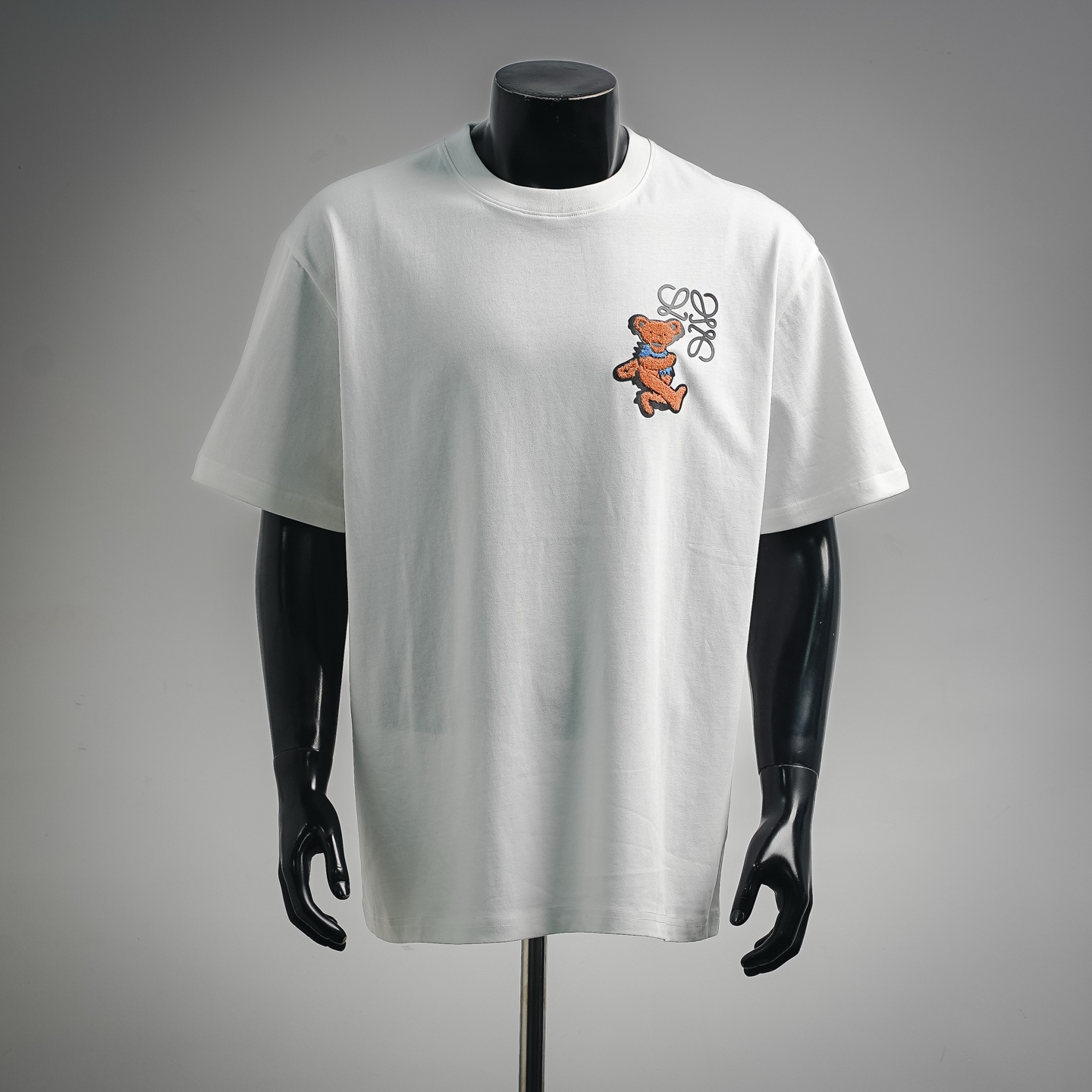 Loe applique t-shirt