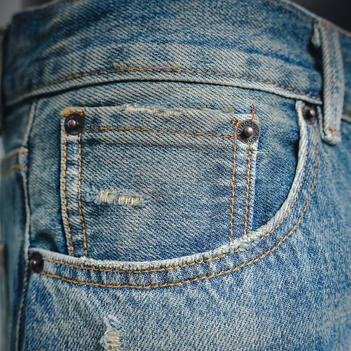 Acen distressed ripped jeans
