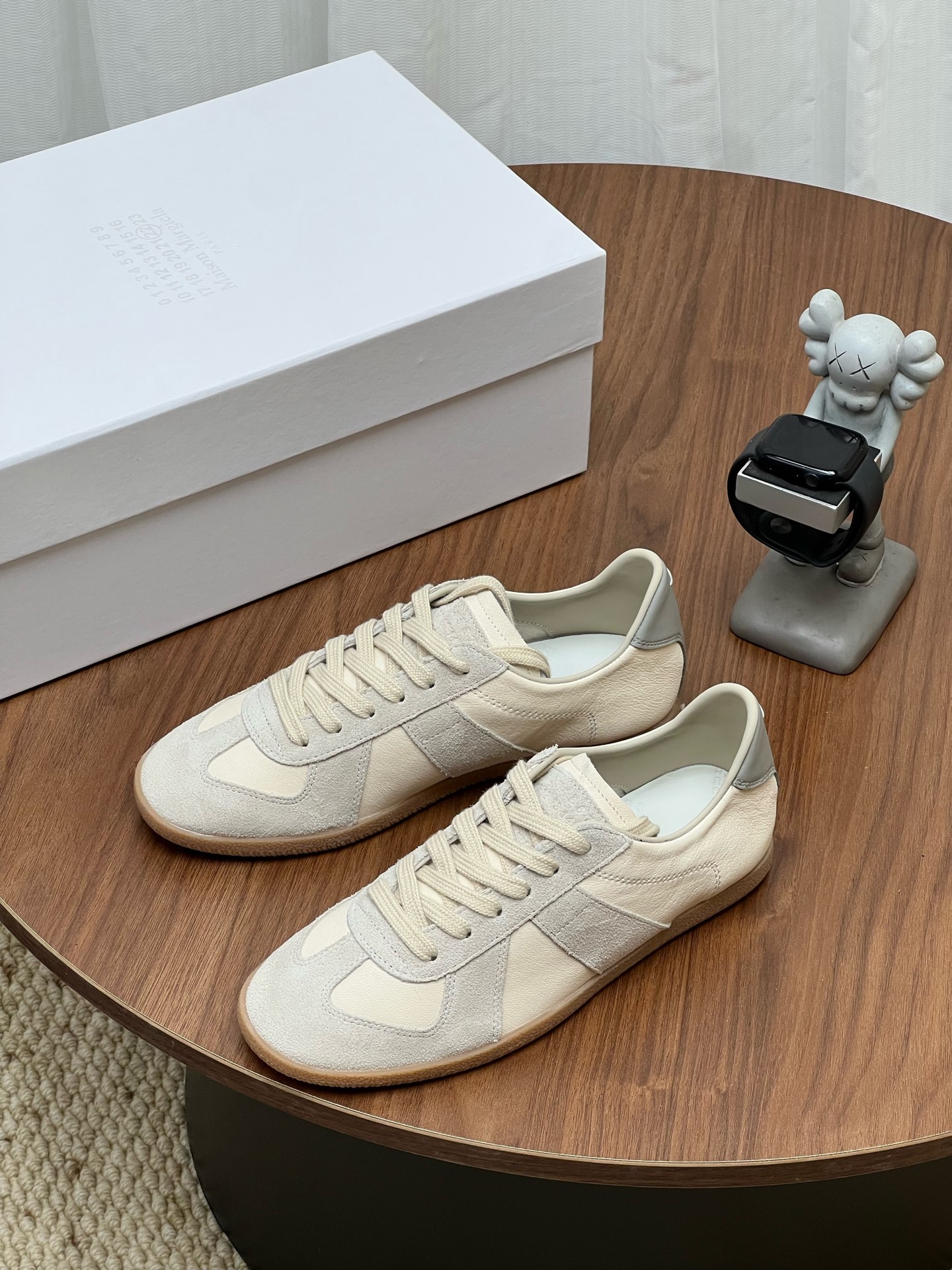 Maison low-top shoes
