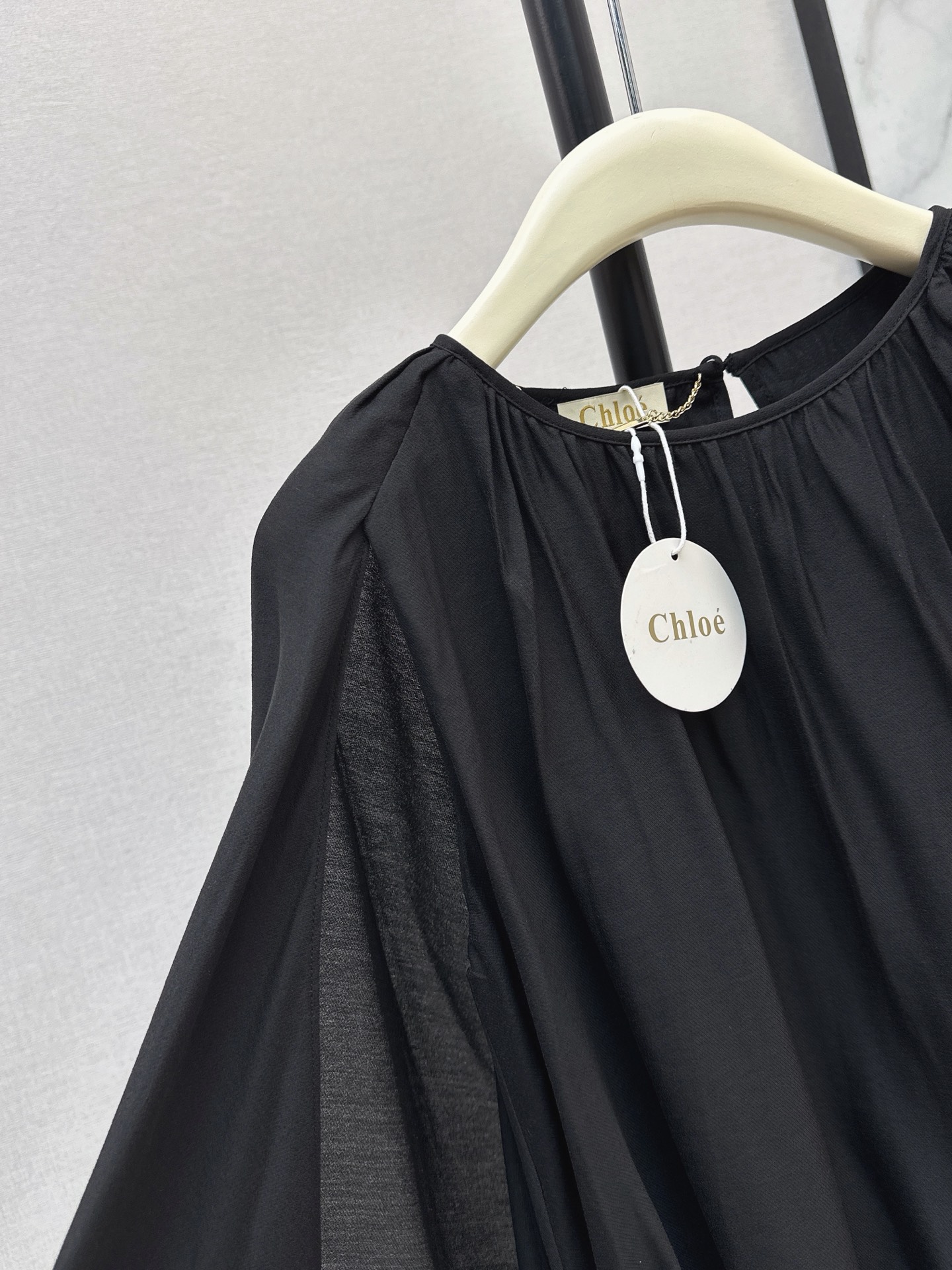 Chol 26ss cape sleeve top
