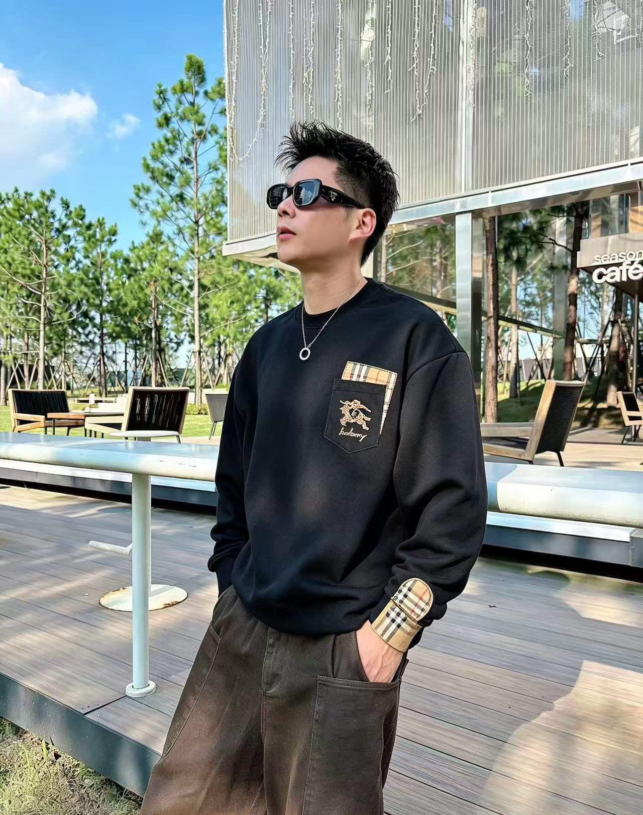 Bur embroidered sweatshirt