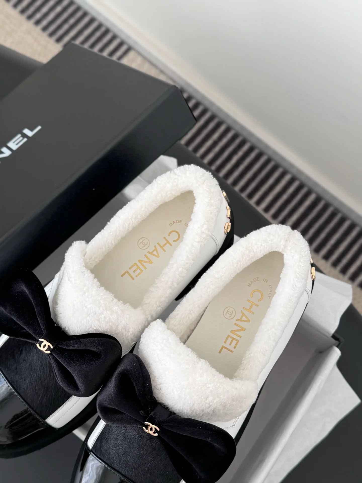 Chan 25fw lined flats