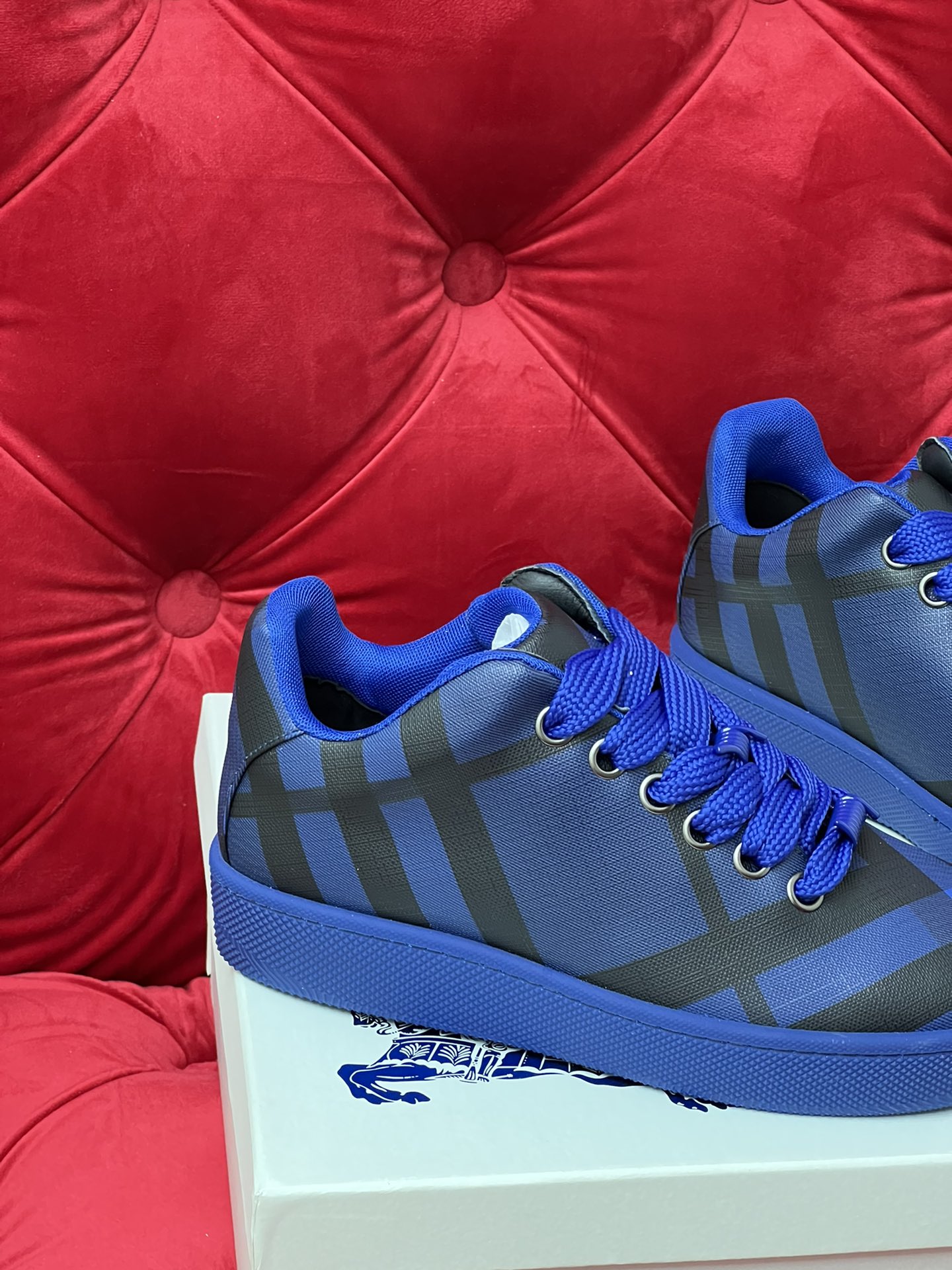 Bur casual sneakers