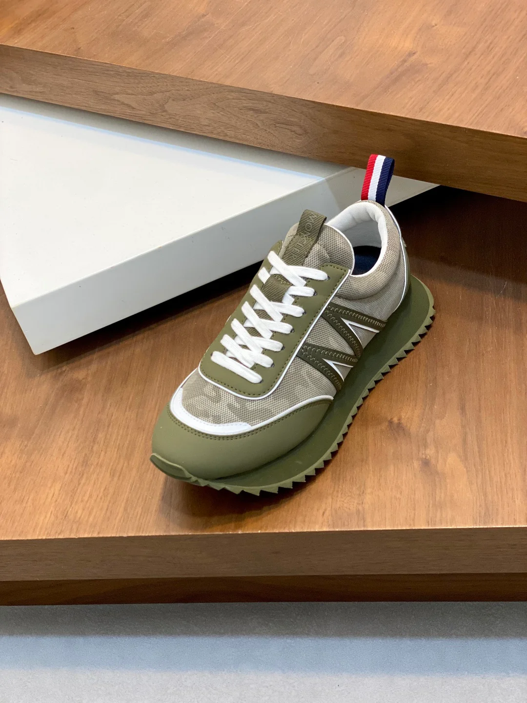 Mon retro sneakers