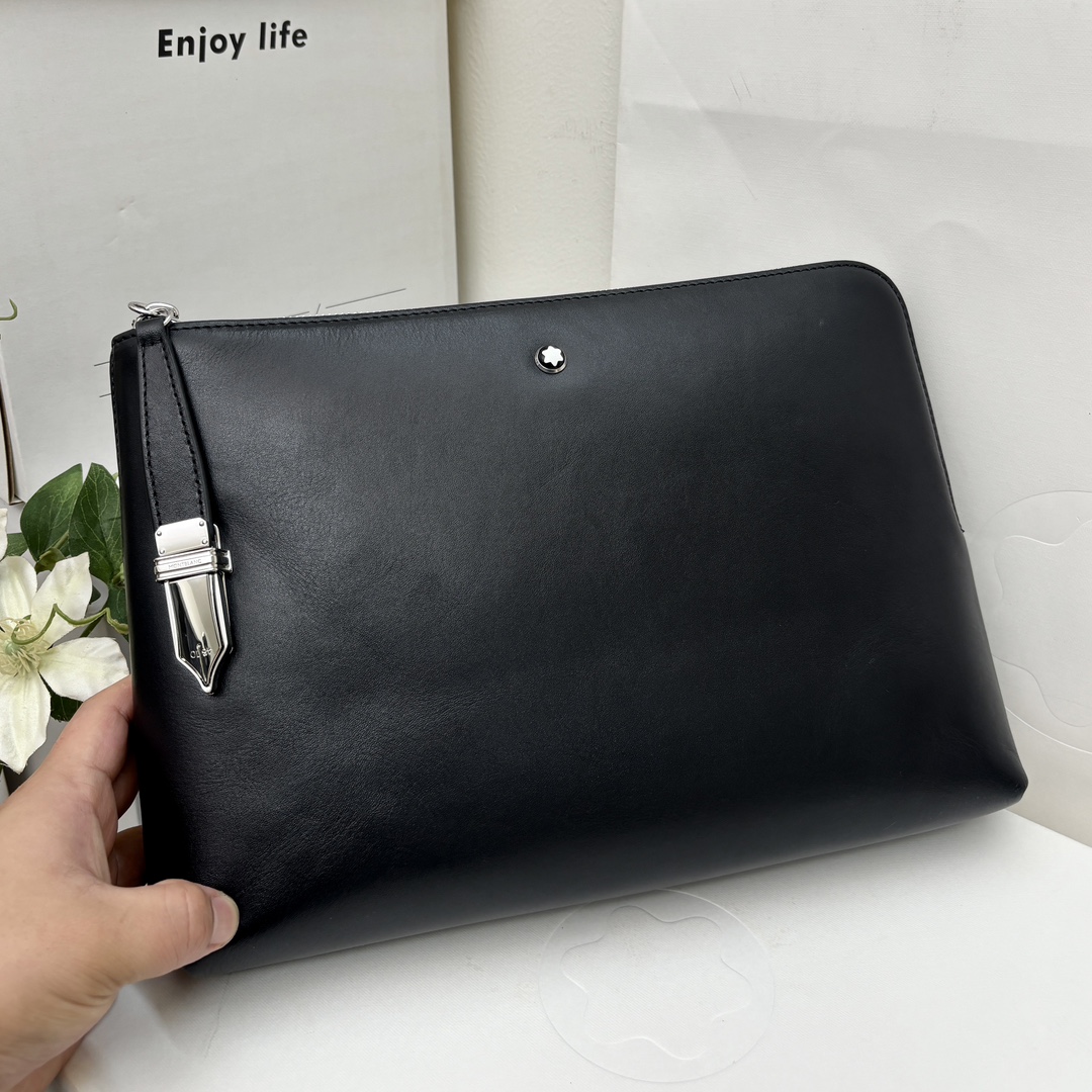 Montb clutch bag