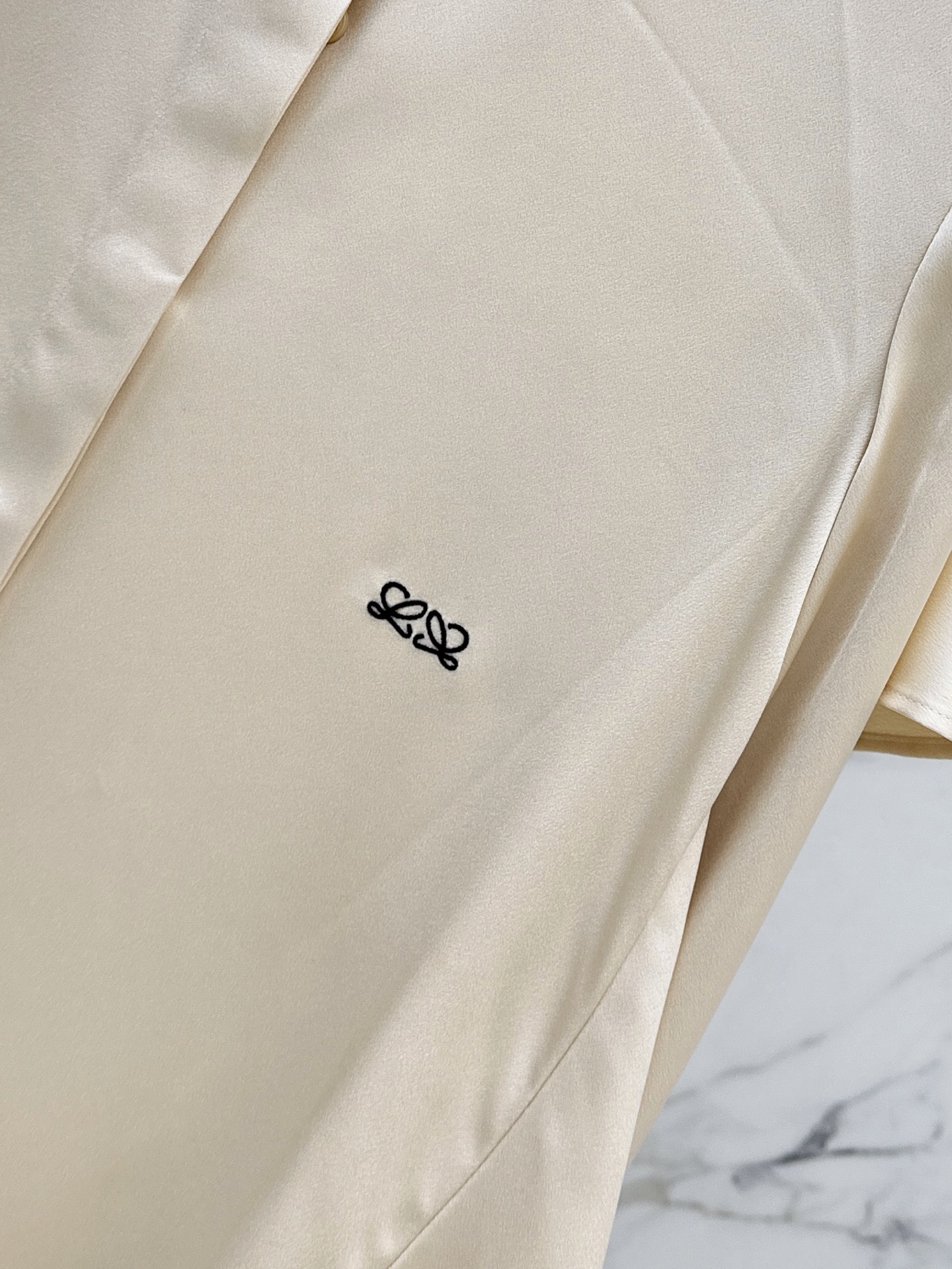 Loe 26fw asymmertic shirt
