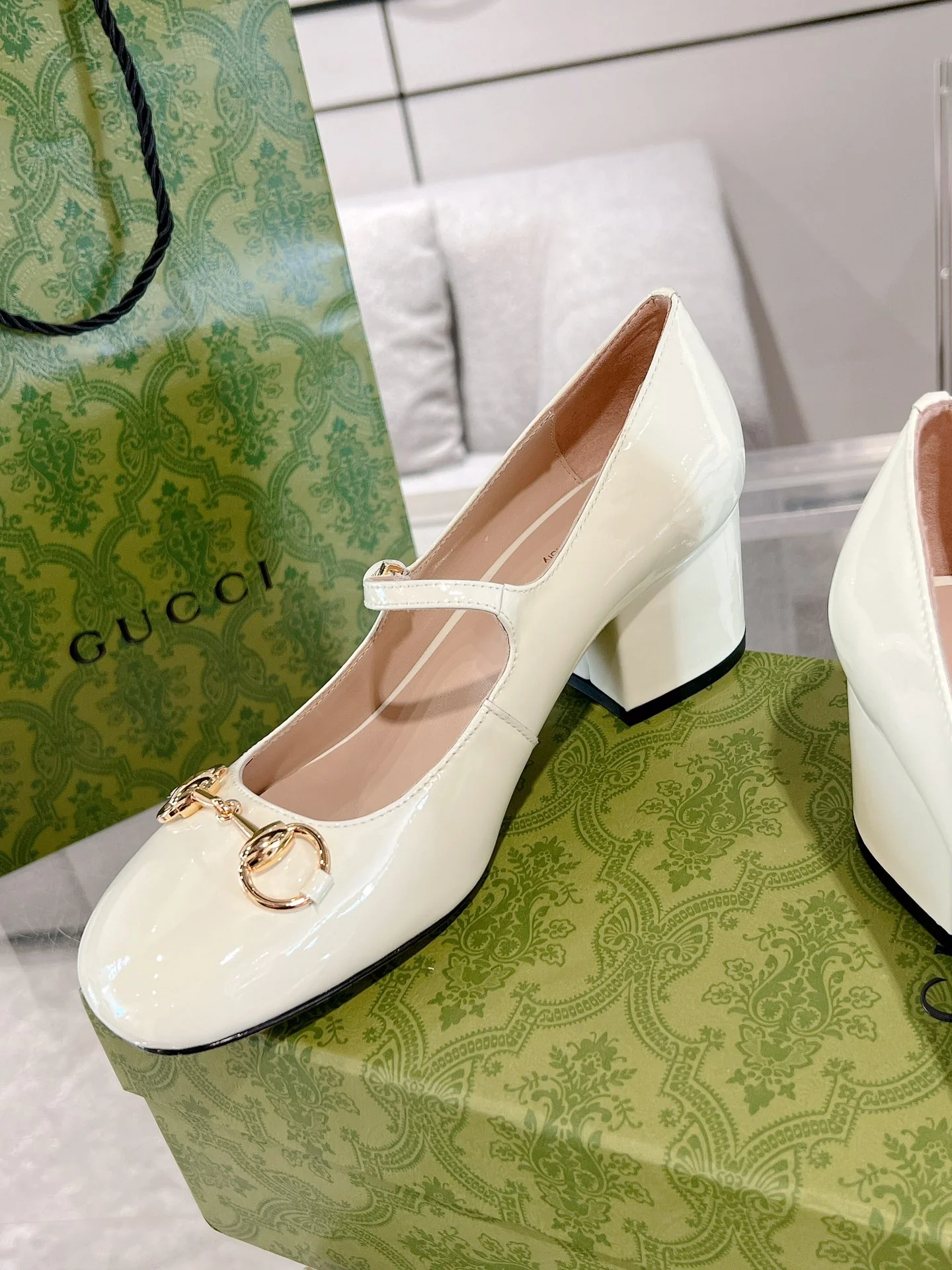 Gucc 26ss chunky heel