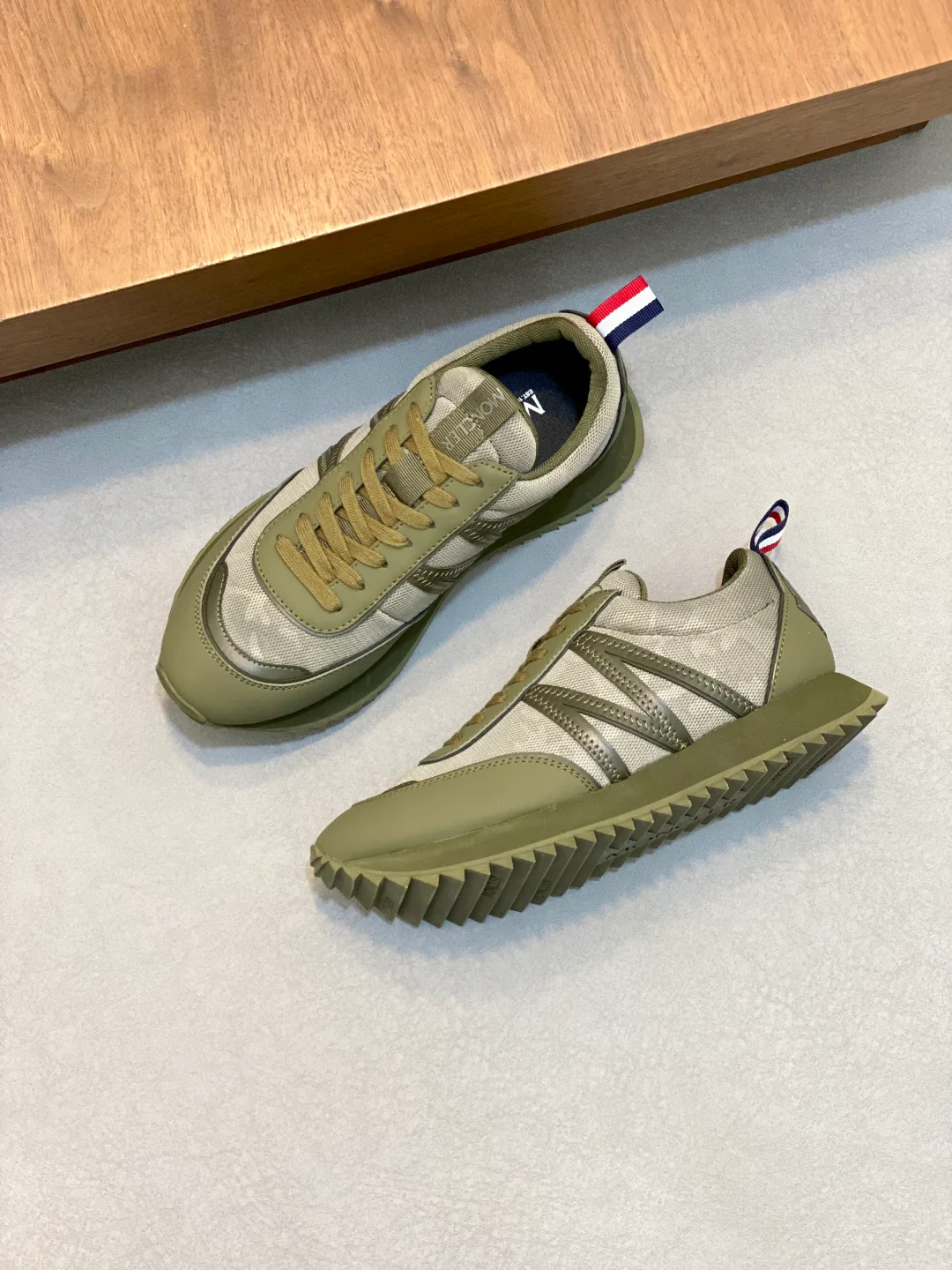 Mon retro sneakers
