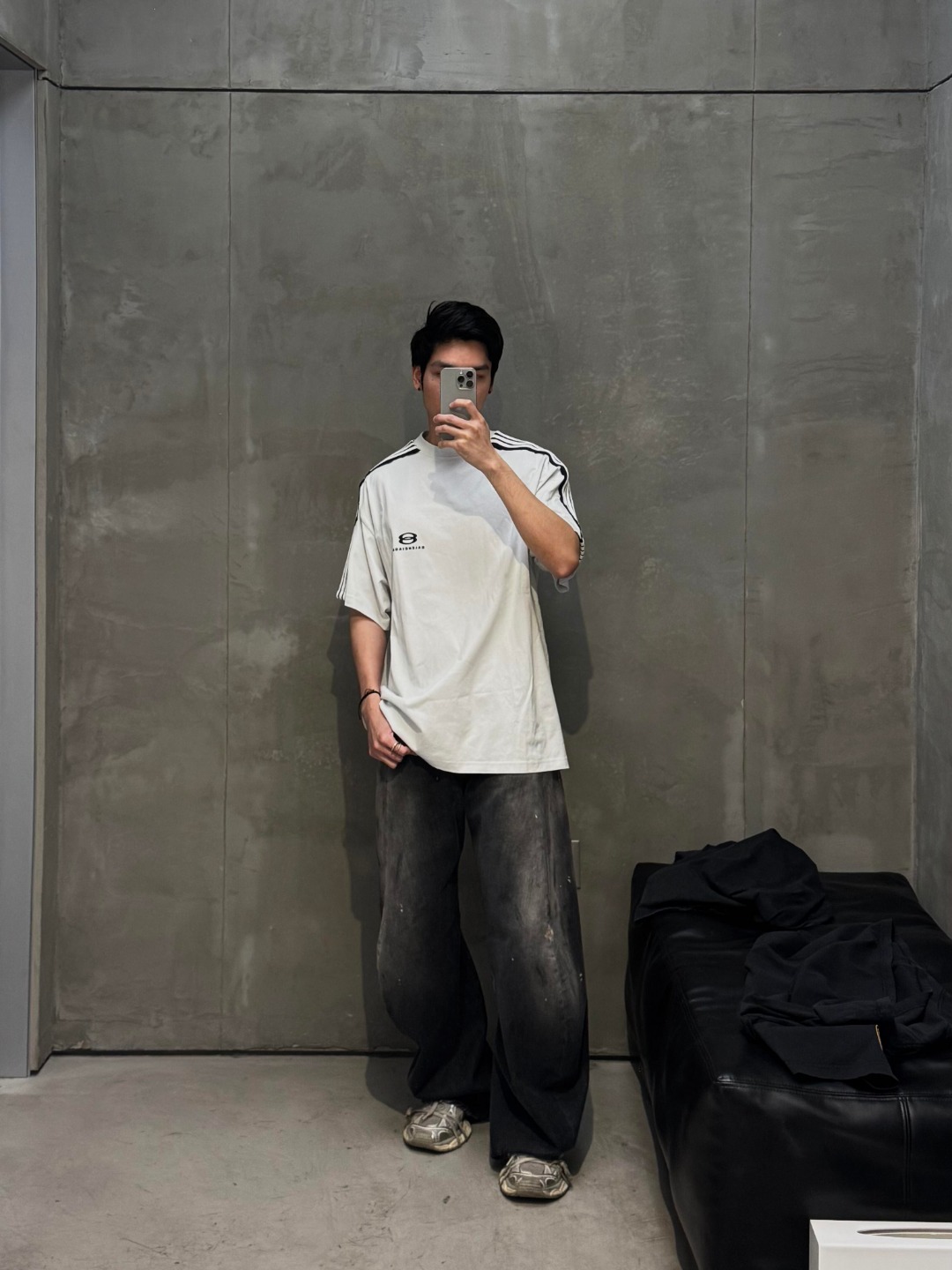Balen striped shoulder t-shirt