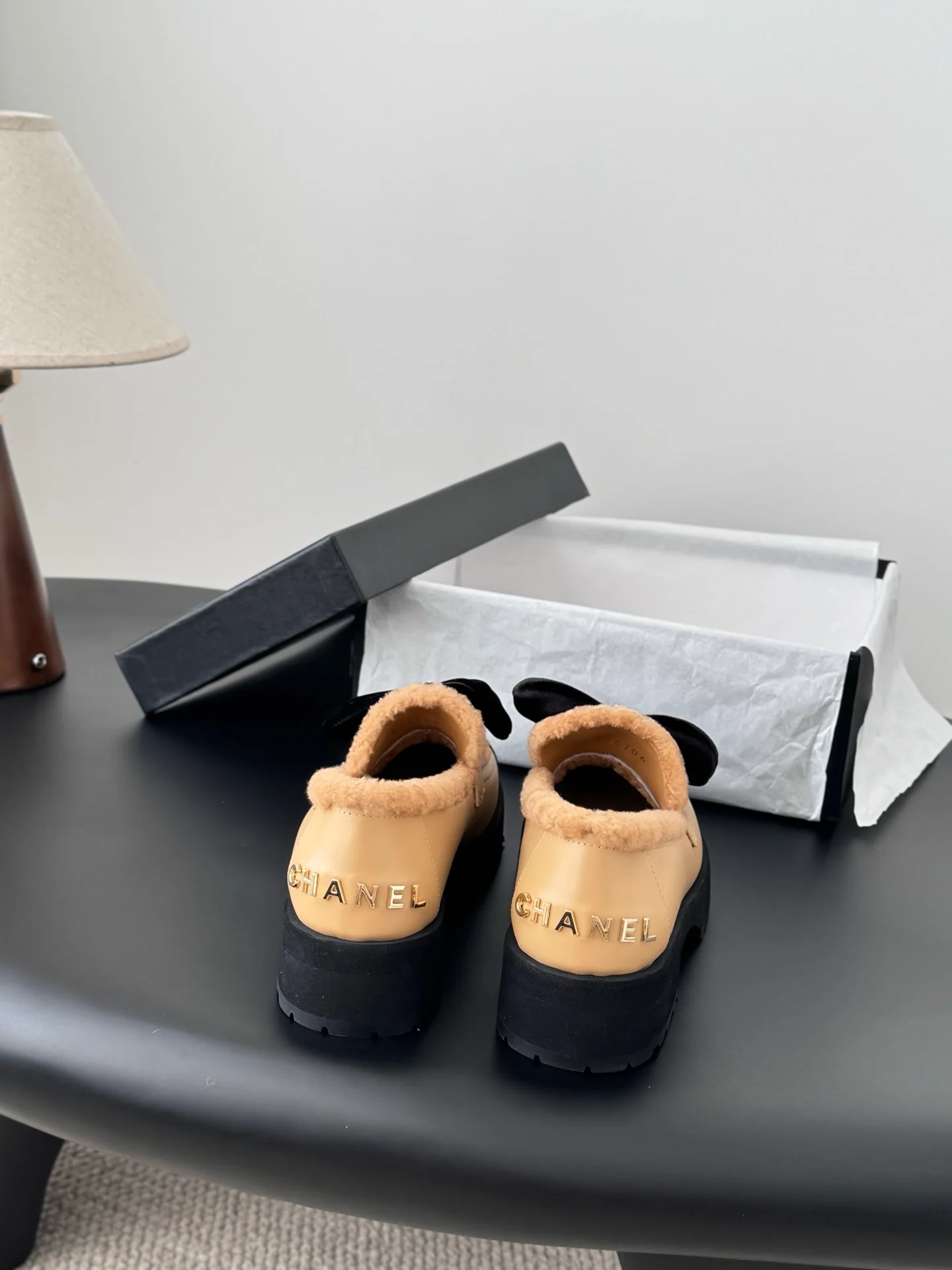 Chan 25fw lined flats