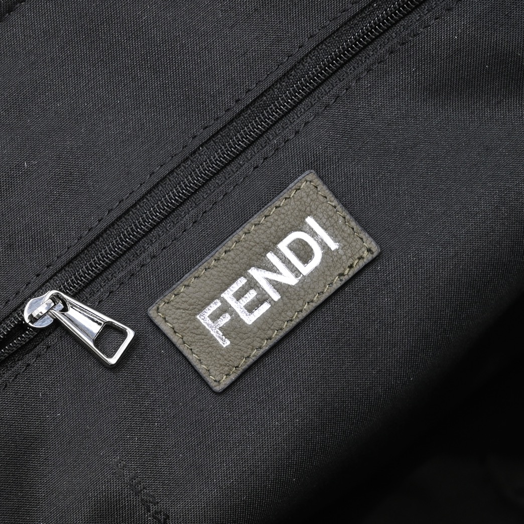 Fend travel bag